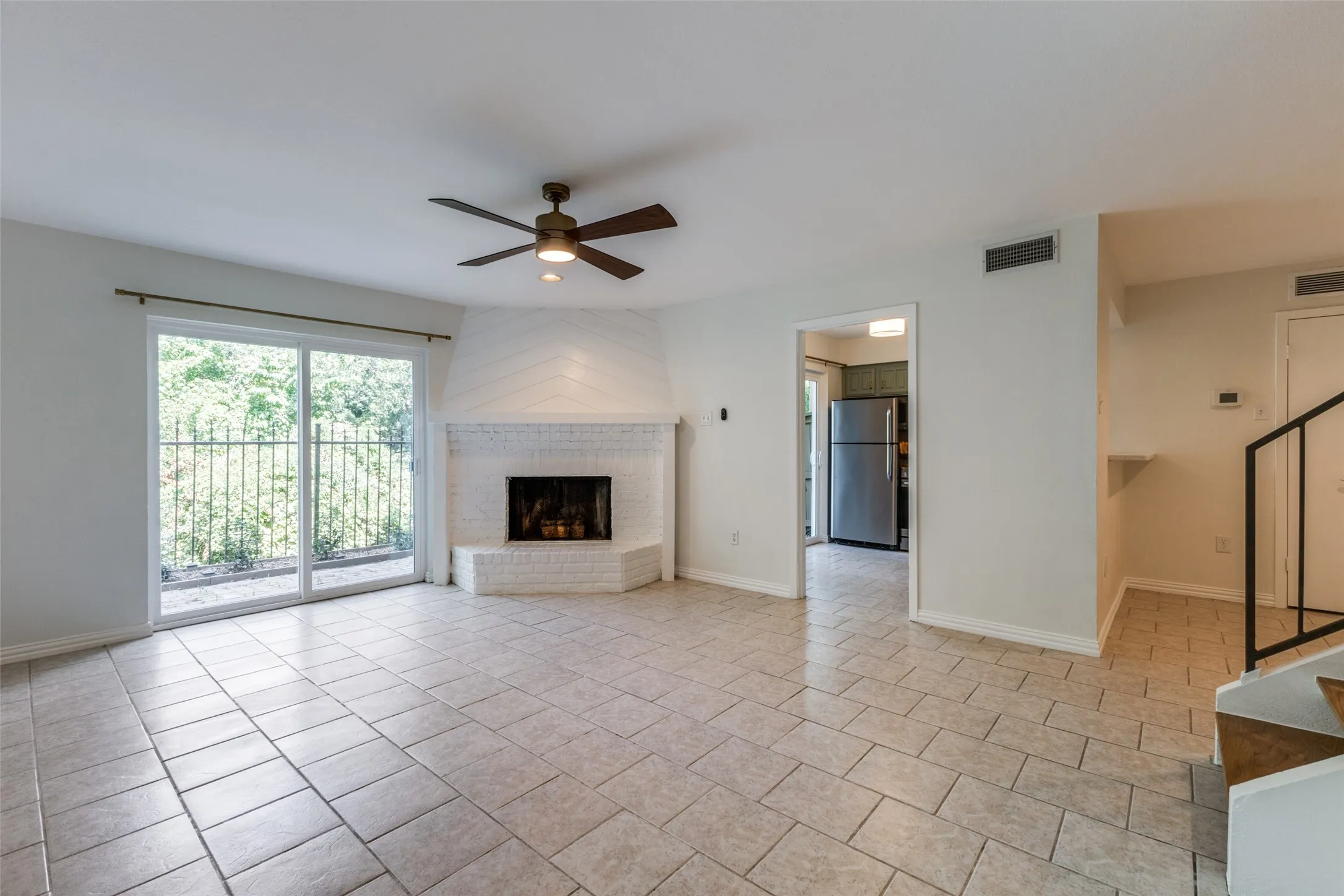 Condominium For Rent in Dallas County , 5626 Preston Oaks Road 37D, Dallas, Texas 75254, 2 Bedroom, 3 Bathroom, Garage spaces, 1,135 Sqft, built in 1981, mls#21382080, Real Estate Agent in Dallas, Homes For Rent in Dallas county, Homes For Rent in Dallas, Realtor in Dallas Texas, Real Estate Brokerage Independent Realty Texas, Luminita Cordes Realtor