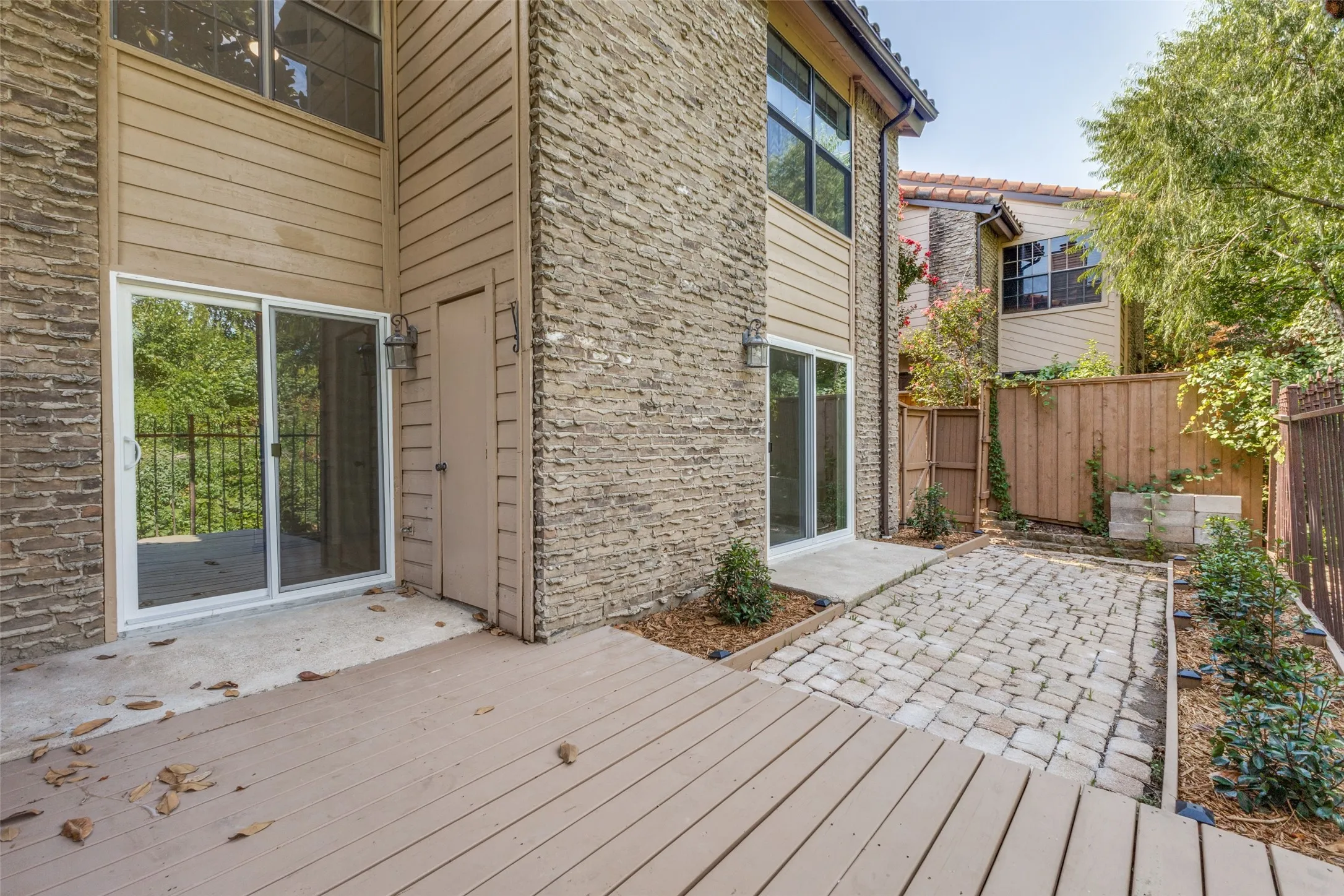 Condominium For Rent in Dallas County , 5626 Preston Oaks Road 37D, Dallas, Texas 75254, 2 Bedroom, 3 Bathroom, Garage spaces, 1,135 Sqft, built in 1981, mls#21382080, Real Estate Agent in Dallas, Homes For Rent in Dallas county, Homes For Rent in Dallas, Realtor in Dallas Texas, Real Estate Brokerage Independent Realty Texas, Luminita Cordes Realtor