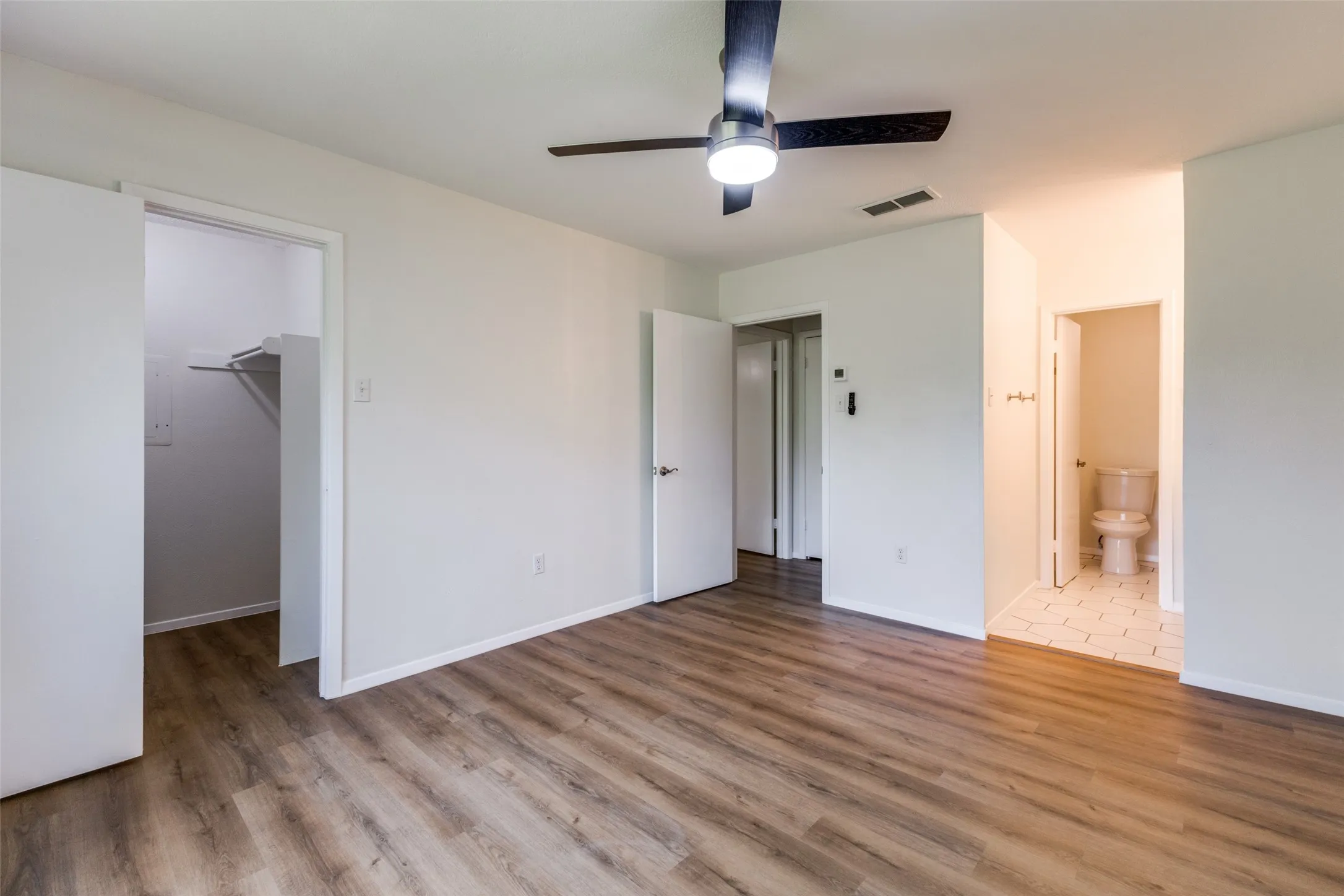 Condominium For Rent in Dallas County , 5626 Preston Oaks Road 37D, Dallas, Texas 75254, 2 Bedroom, 3 Bathroom, Garage spaces, 1,135 Sqft, built in 1981, mls#21382080, Real Estate Agent in Dallas, Homes For Rent in Dallas county, Homes For Rent in Dallas, Realtor in Dallas Texas, Real Estate Brokerage Independent Realty Texas, Luminita Cordes Realtor