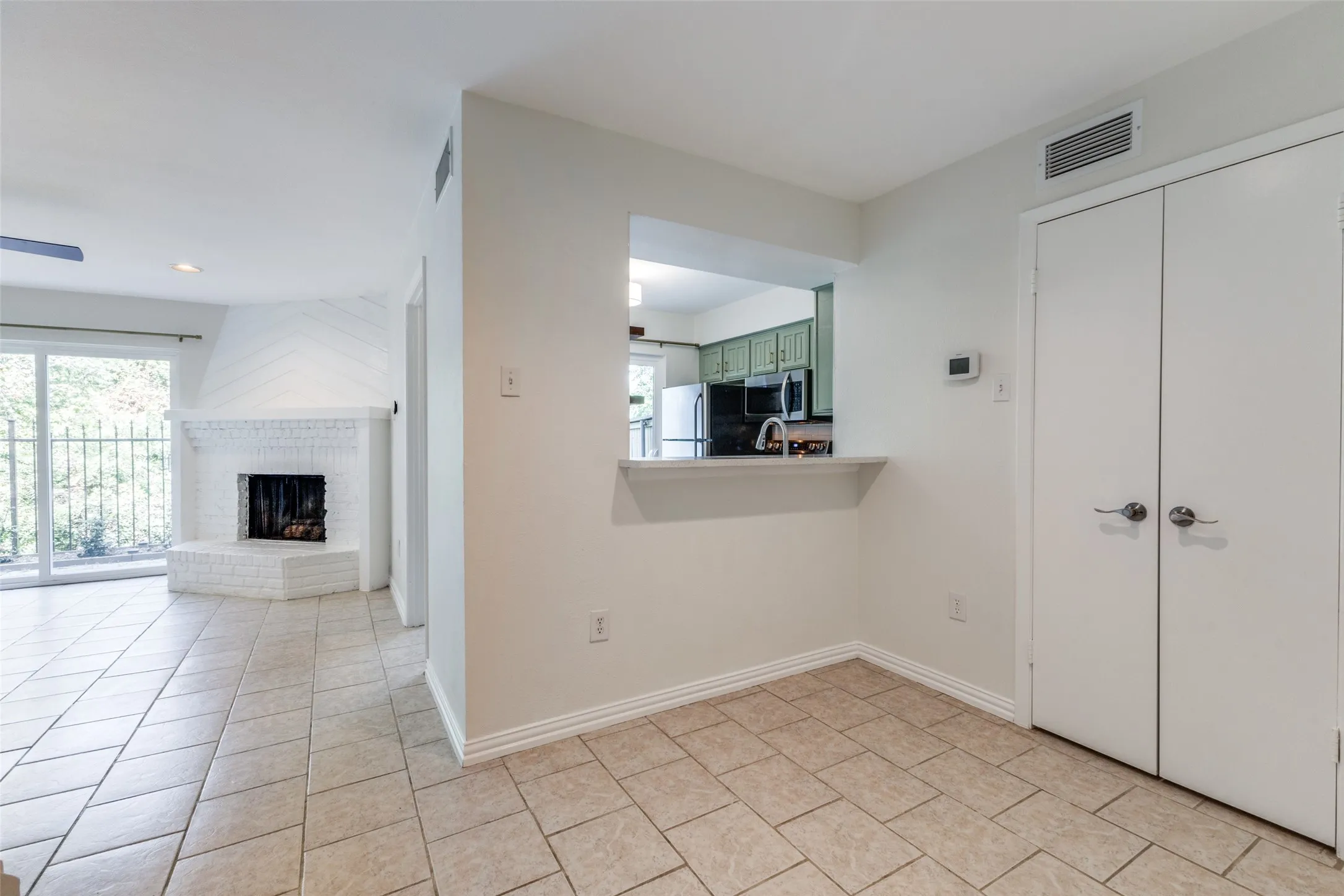 Condominium For Rent in Dallas County , 5626 Preston Oaks Road 37D, Dallas, Texas 75254, 2 Bedroom, 3 Bathroom, Garage spaces, 1,135 Sqft, built in 1981, mls#21382080, Real Estate Agent in Dallas, Homes For Rent in Dallas county, Homes For Rent in Dallas, Realtor in Dallas Texas, Real Estate Brokerage Independent Realty Texas, Luminita Cordes Realtor