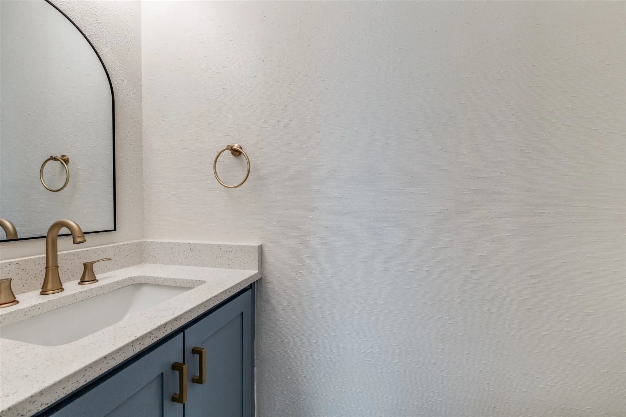 Condominium For Rent in Dallas County , 5626 Preston Oaks Road 37D, Dallas, Texas 75254, 2 Bedroom, 3 Bathroom, Garage spaces, 1,135 Sqft, built in 1981, mls#21382080, Real Estate Agent in Dallas, Homes For Rent in Dallas county, Homes For Rent in Dallas, Realtor in Dallas Texas, Real Estate Brokerage Independent Realty Texas, Luminita Cordes Realtor