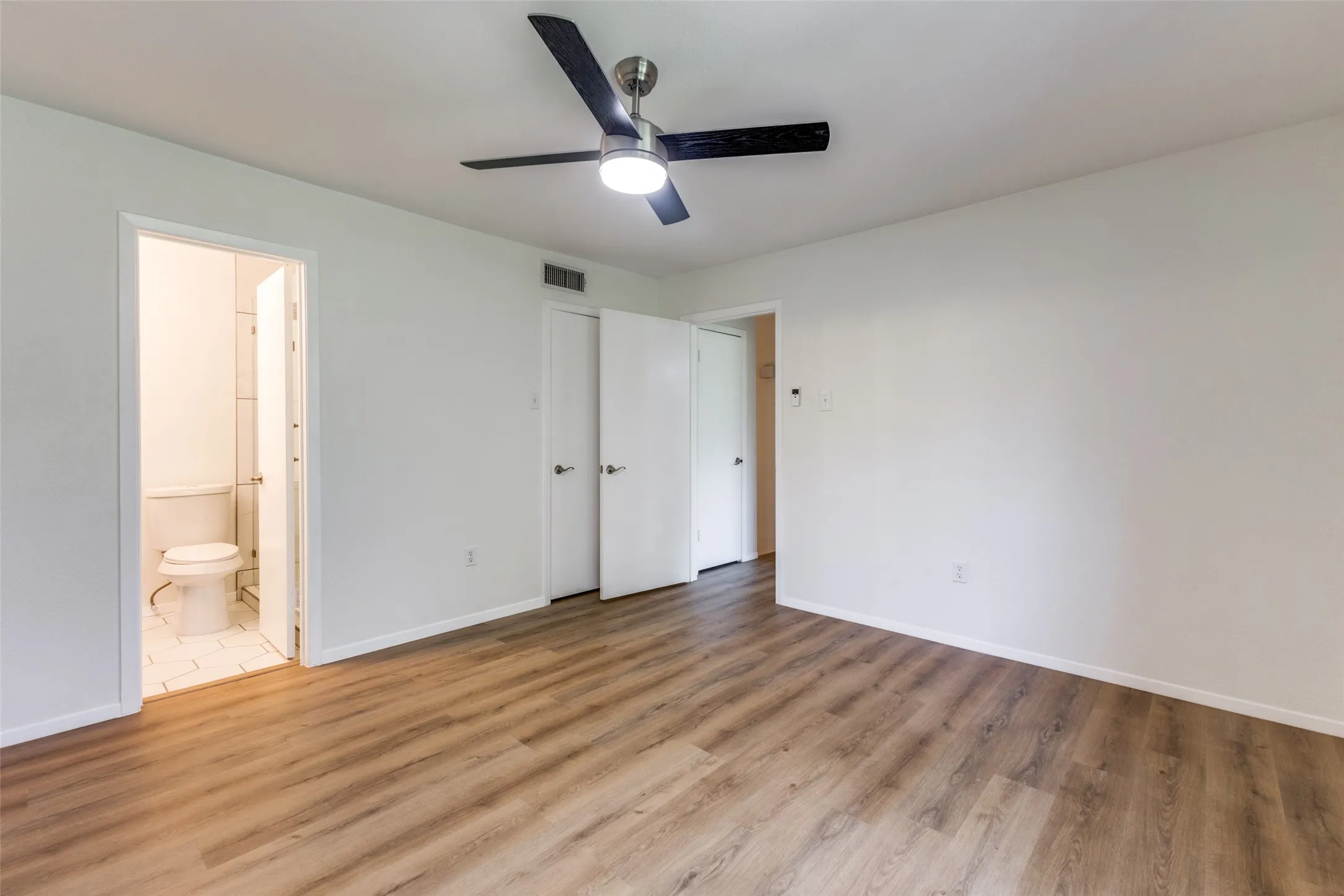 Condominium For Rent in Dallas County , 5626 Preston Oaks Road 37D, Dallas, Texas 75254, 2 Bedroom, 3 Bathroom, Garage spaces, 1,135 Sqft, built in 1981, mls#21382080, Real Estate Agent in Dallas, Homes For Rent in Dallas county, Homes For Rent in Dallas, Realtor in Dallas Texas, Real Estate Brokerage Independent Realty Texas, Luminita Cordes Realtor