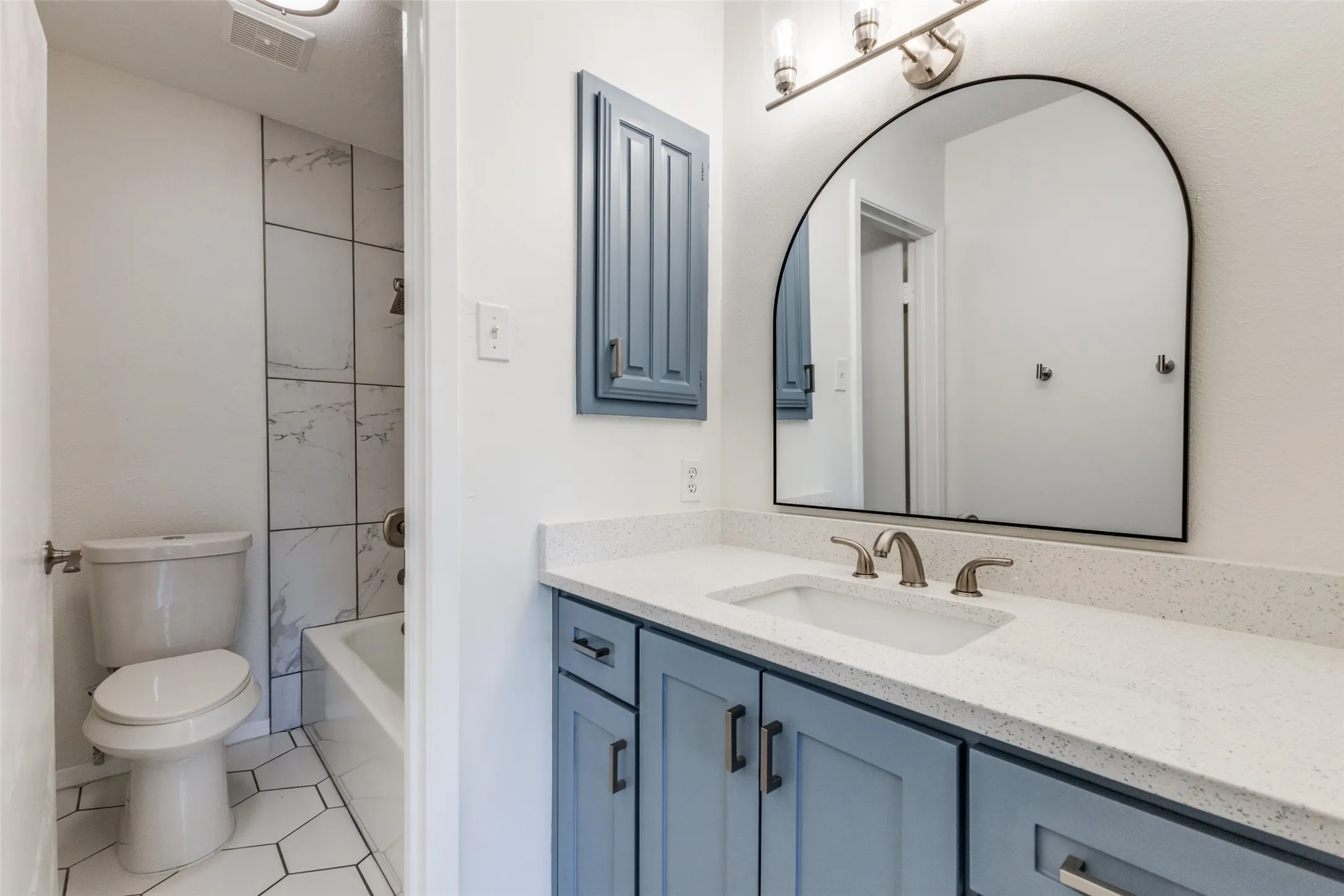 Condominium For Rent in Dallas County , 5626 Preston Oaks Road 37D, Dallas, Texas 75254, 2 Bedroom, 3 Bathroom, Garage spaces, 1,135 Sqft, built in 1981, mls#21382080, Real Estate Agent in Dallas, Homes For Rent in Dallas county, Homes For Rent in Dallas, Realtor in Dallas Texas, Real Estate Brokerage Independent Realty Texas, Luminita Cordes Realtor