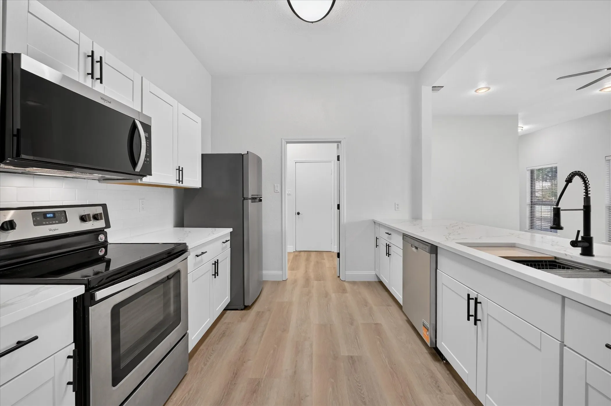 Townhouse For Rent in Tarrant County , 1246 W Hudgins Street 1248, Grapevine, Texas 76051, 3 Bedroom, 2 Bathroom, 2 Garage spaces, 2,876 Sqft, built in 1985, mls#21382847, Real Estate Agent in Grapevine, Homes For Rent in Tarrant county, Homes For Rent in Grapevine, Realtor in Grapevine Texas, Real Estate Brokerage Independent Realty Texas, Luminita Cordes Realtor
