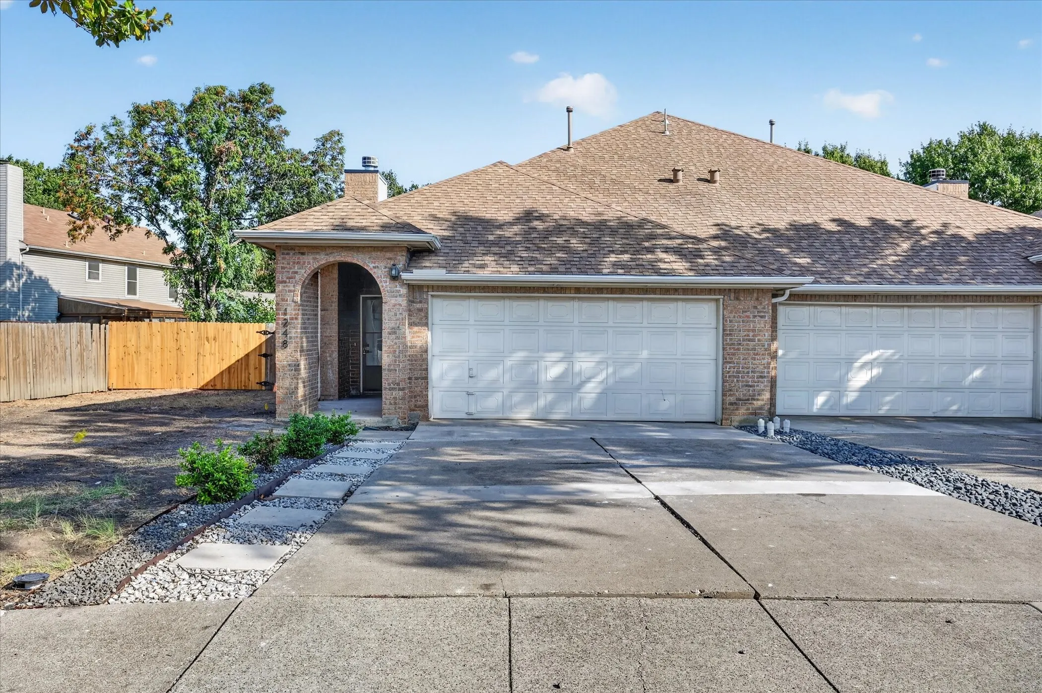 Townhouse For Rent in Tarrant County , 1246 W Hudgins Street 1248, Grapevine, Texas 76051, 3 Bedroom, 2 Bathroom, 2 Garage spaces, 2,876 Sqft, built in 1985, mls#21382847, Real Estate Agent in Grapevine, Homes For Rent in Tarrant county, Homes For Rent in Grapevine, Realtor in Grapevine Texas, Real Estate Brokerage Independent Realty Texas, Luminita Cordes Realtor