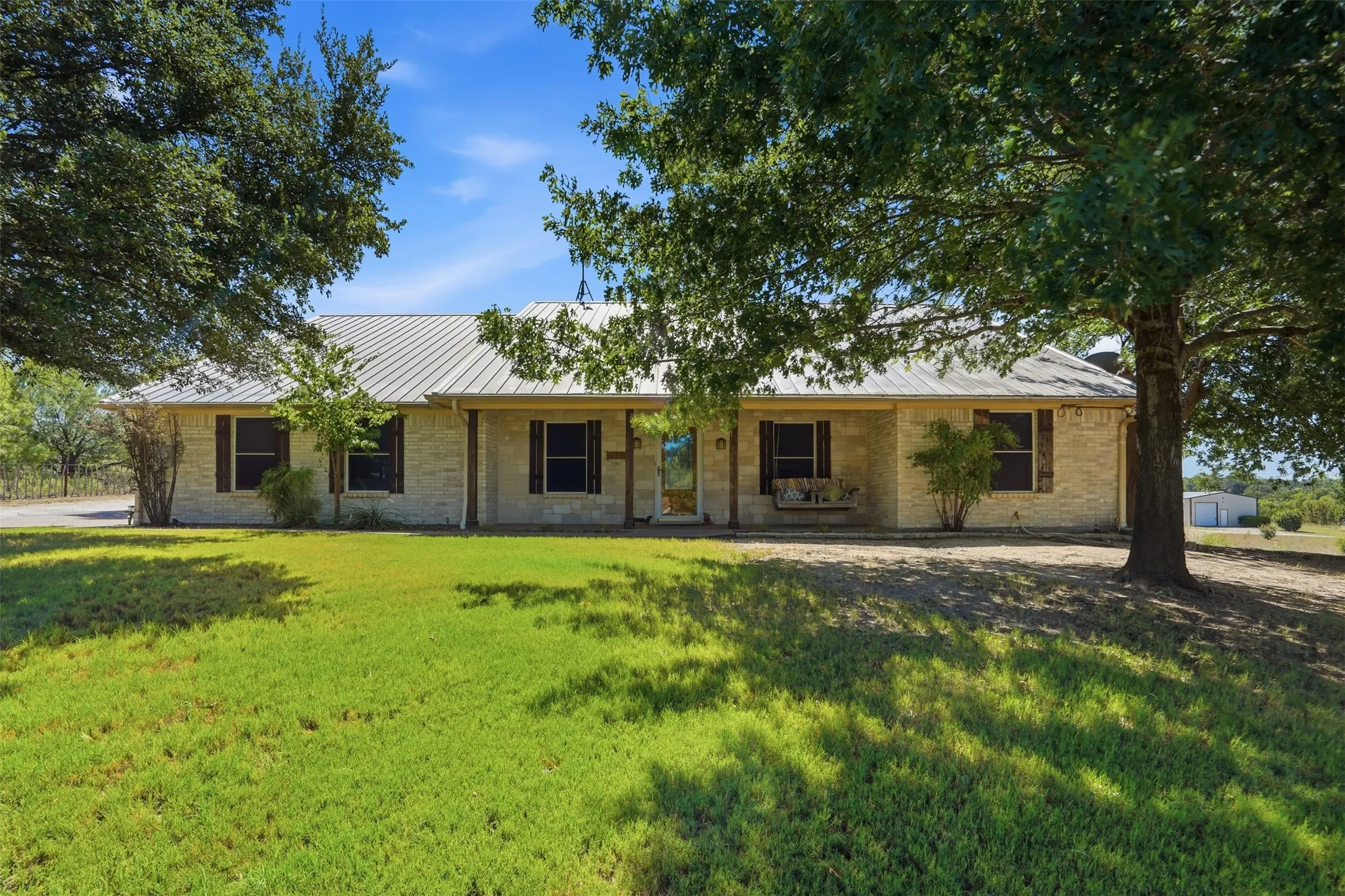 Single Family Residence For Sale in Parker County , 5225 Old Brock Road, Weatherford, Texas 76087, 4 Bedroom, 2 Bathroom, 2 Garage spaces, 2,214 Sqft, built in 2006, mls#21380558, Real Estate Agent in Weatherford, Homes For Sale in Parker county, Homes For Sale in Weatherford, Realtor in Weatherford Texas, Real Estate Brokerage Independent Realty Texas, Luminita Cordes Realtor