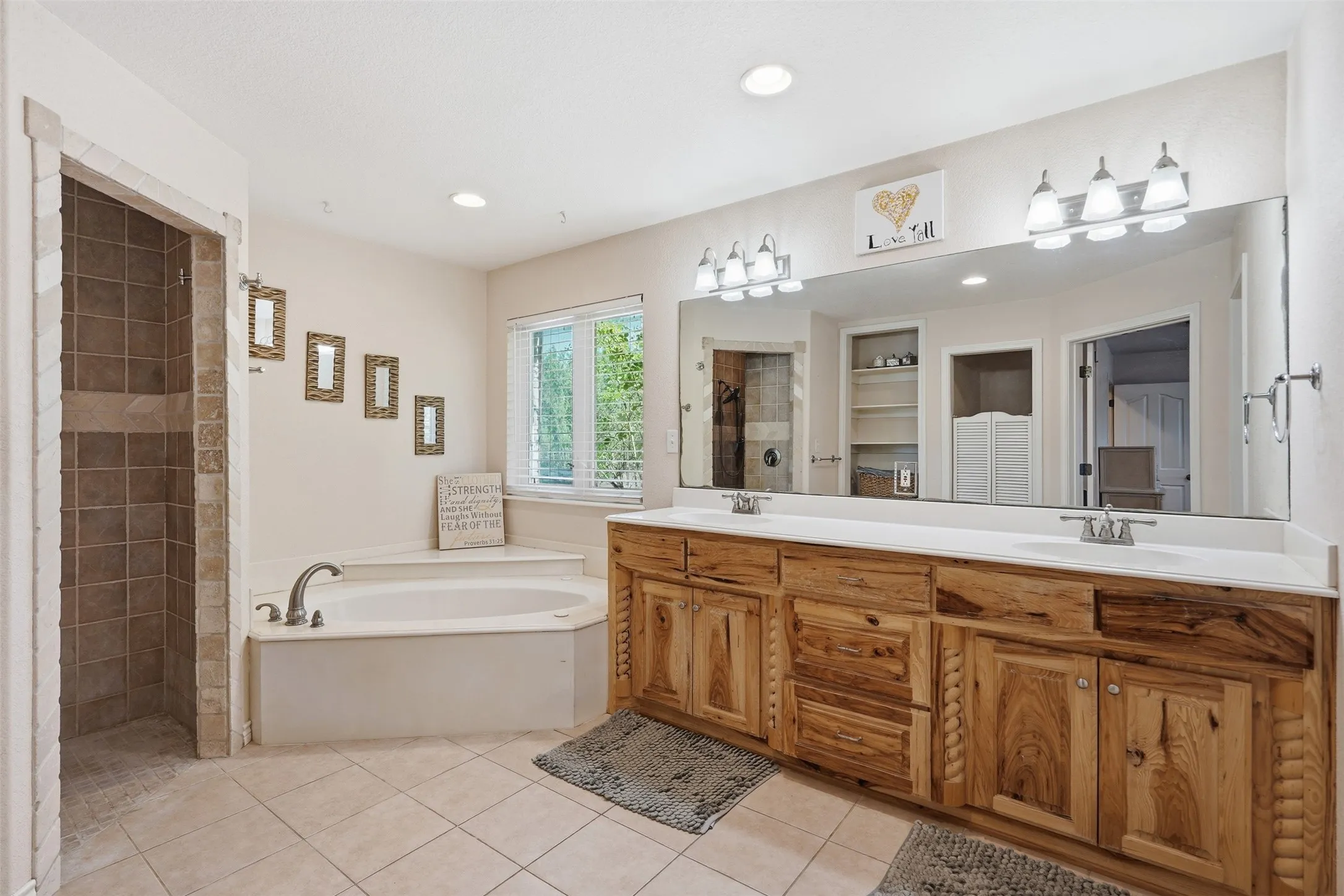 Single Family Residence For Sale in Parker County , 5225 Old Brock Road, Weatherford, Texas 76087, 4 Bedroom, 2 Bathroom, 2 Garage spaces, 2,214 Sqft, built in 2006, mls#21380558, Real Estate Agent in Weatherford, Homes For Sale in Parker county, Homes For Sale in Weatherford, Realtor in Weatherford Texas, Real Estate Brokerage Independent Realty Texas, Luminita Cordes Realtor