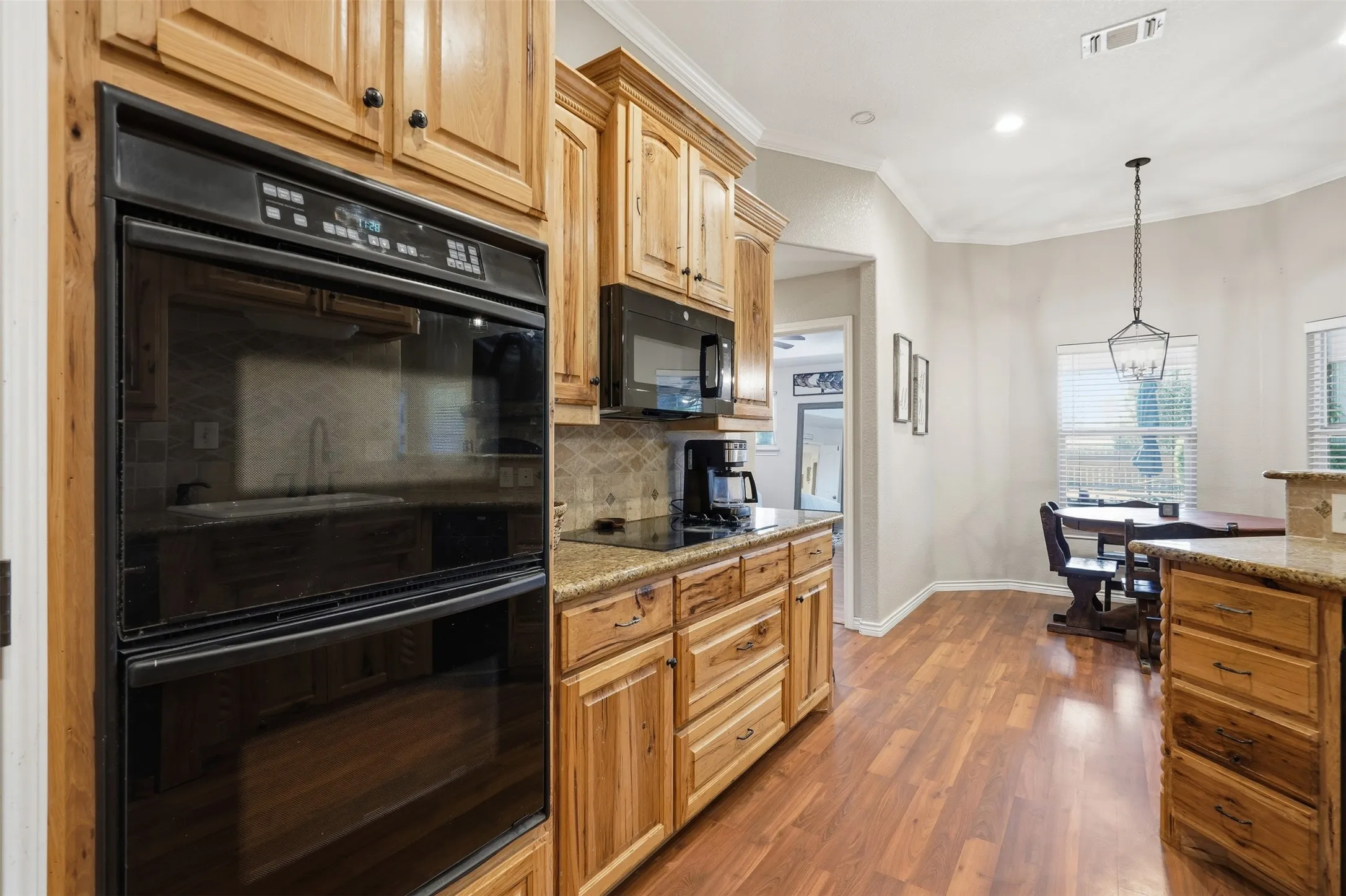 Single Family Residence For Sale in Parker County , 5225 Old Brock Road, Weatherford, Texas 76087, 4 Bedroom, 2 Bathroom, 2 Garage spaces, 2,214 Sqft, built in 2006, mls#21380558, Real Estate Agent in Weatherford, Homes For Sale in Parker county, Homes For Sale in Weatherford, Realtor in Weatherford Texas, Real Estate Brokerage Independent Realty Texas, Luminita Cordes Realtor