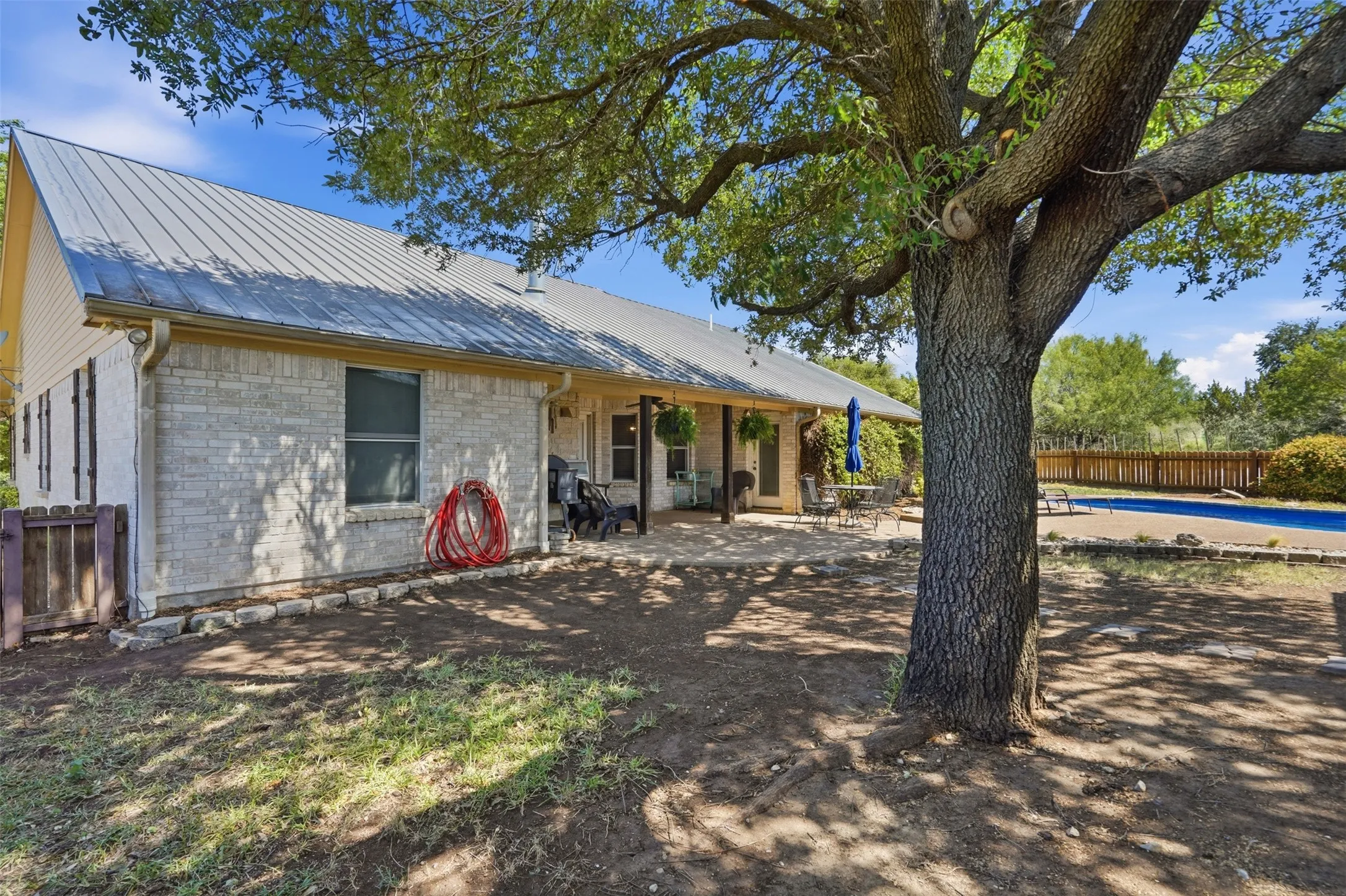 Single Family Residence For Sale in Parker County , 5225 Old Brock Road, Weatherford, Texas 76087, 4 Bedroom, 2 Bathroom, 2 Garage spaces, 2,214 Sqft, built in 2006, mls#21380558, Real Estate Agent in Weatherford, Homes For Sale in Parker county, Homes For Sale in Weatherford, Realtor in Weatherford Texas, Real Estate Brokerage Independent Realty Texas, Luminita Cordes Realtor