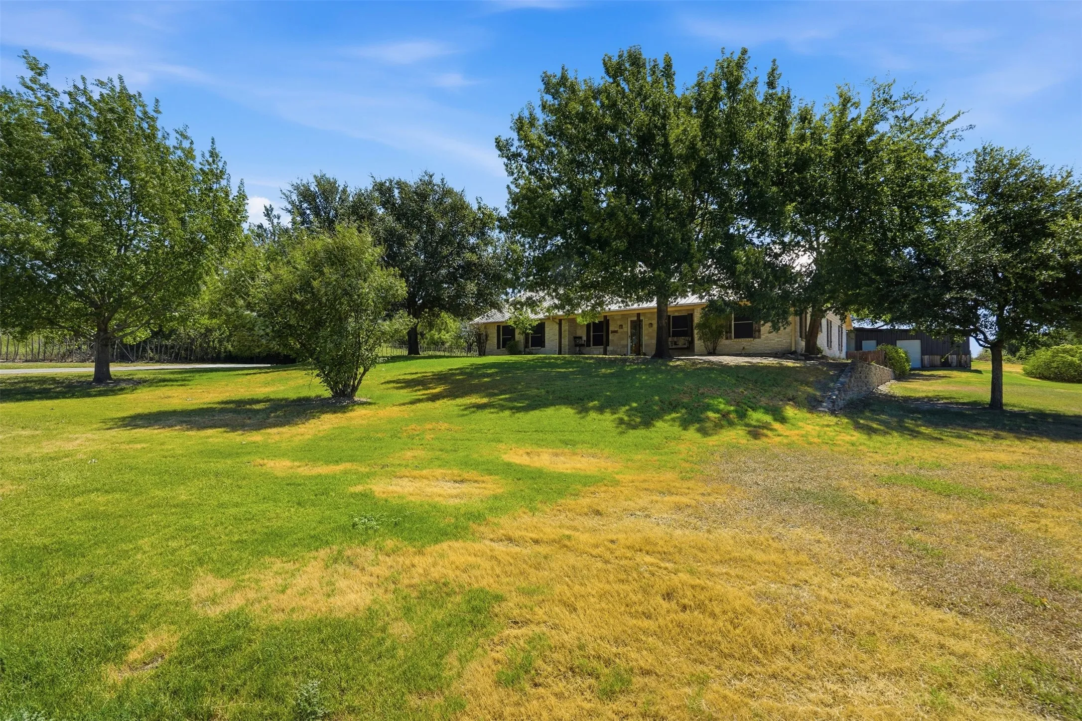 Single Family Residence For Sale in Parker County , 5225 Old Brock Road, Weatherford, Texas 76087, 4 Bedroom, 2 Bathroom, 2 Garage spaces, 2,214 Sqft, built in 2006, mls#21380558, Real Estate Agent in Weatherford, Homes For Sale in Parker county, Homes For Sale in Weatherford, Realtor in Weatherford Texas, Real Estate Brokerage Independent Realty Texas, Luminita Cordes Realtor