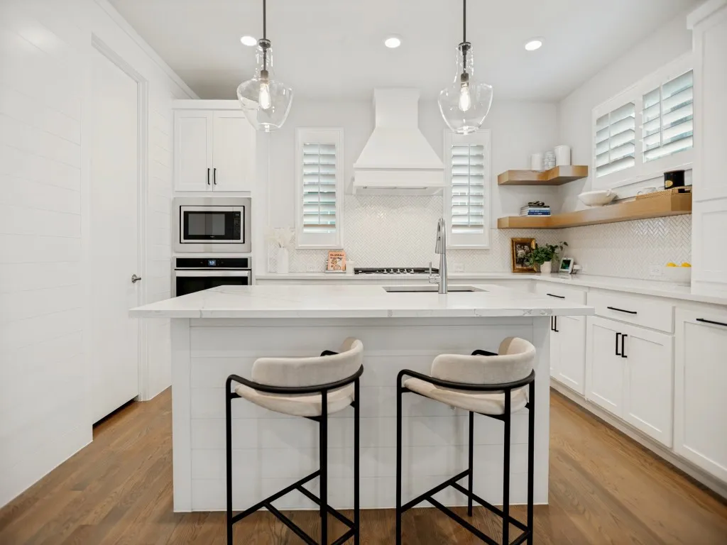 Townhouse For Sale in Dallas County , 1805 Granite Falls Court, Dallas, Texas 75204, 2 Bedroom, 3 Bathroom, 2 Garage spaces, 1,643 Sqft, built in 2019, mls#21375226, Real Estate Agent in Dallas, Homes For Sale in Dallas county, Homes For Sale in Dallas, Realtor in Dallas Texas, Real Estate Brokerage Independent Realty Texas, Luminita Cordes Realtor