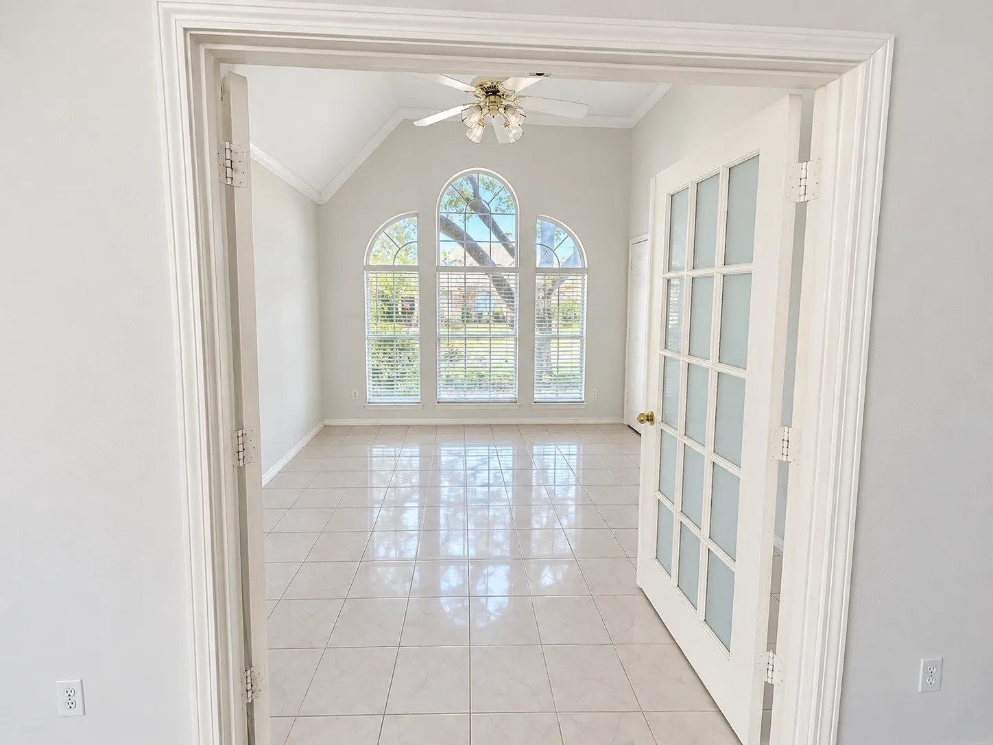 Single Family Residence For Sale in Collin County , 3900 Newhall Drive, Plano, Texas 75023, 3 Bedroom, 2 Bathroom, 2 Garage spaces, 1,993 Sqft, built in 1993, mls#21380873, Real Estate Agent in Plano, Homes For Sale in Collin county, Homes For Sale in Plano, Realtor in Plano Texas, Real Estate Brokerage Independent Realty Texas, Luminita Cordes Realtor