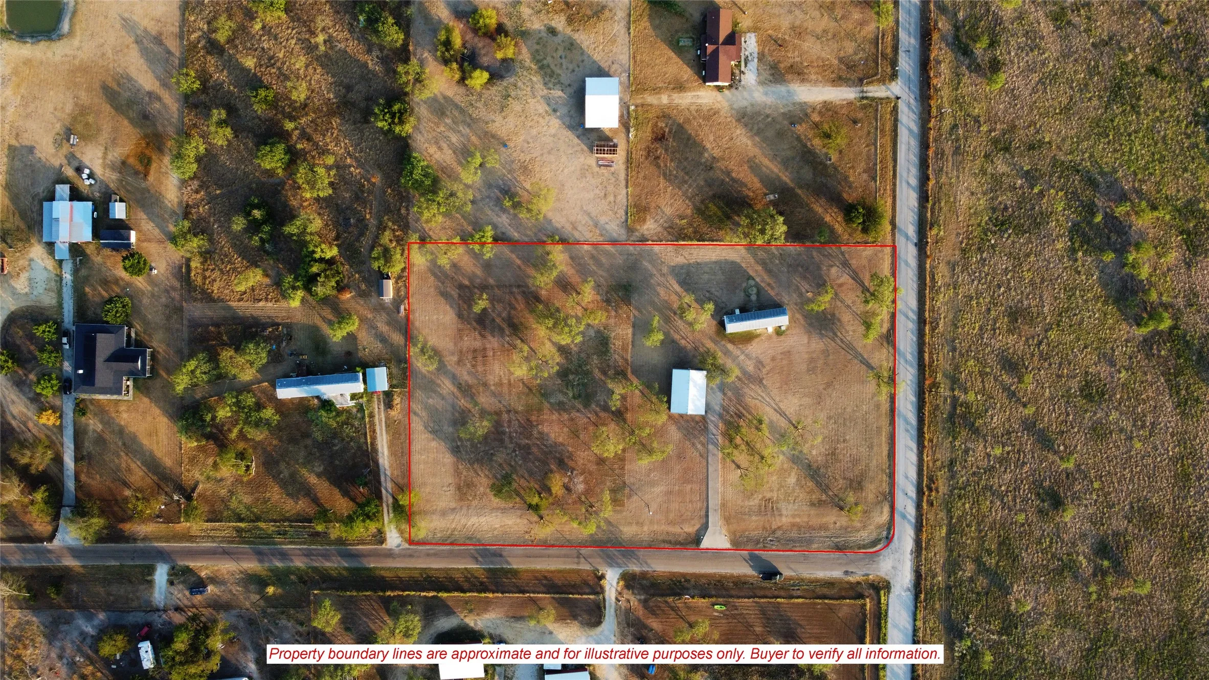 Manufactured Home For Sale in Kaufman County , 1010 County Road 136a, Terrell, Texas 75161, 2 Bedroom, 2 Bathroom, 3 Garage spaces, 896 Sqft, built in 1999, mls#21382719, Real Estate Agent in Terrell, Homes For Sale in Kaufman county, Homes For Sale in Terrell, Realtor in Terrell Texas, Real Estate Brokerage Independent Realty Texas, Luminita Cordes Realtor