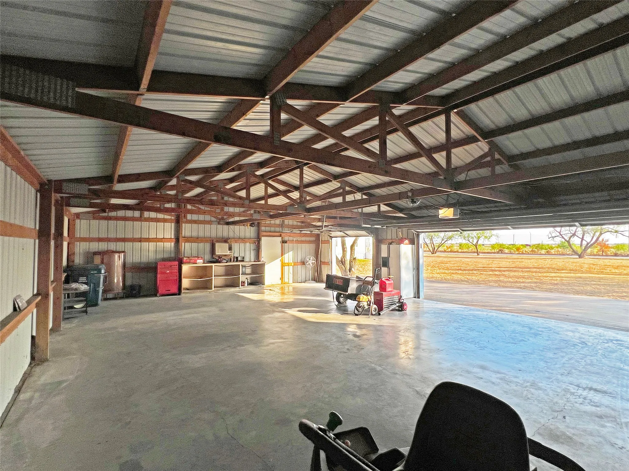 Manufactured Home For Sale in Kaufman County , 1010 County Road 136a, Terrell, Texas 75161, 2 Bedroom, 2 Bathroom, 3 Garage spaces, 896 Sqft, built in 1999, mls#21382719, Real Estate Agent in Terrell, Homes For Sale in Kaufman county, Homes For Sale in Terrell, Realtor in Terrell Texas, Real Estate Brokerage Independent Realty Texas, Luminita Cordes Realtor