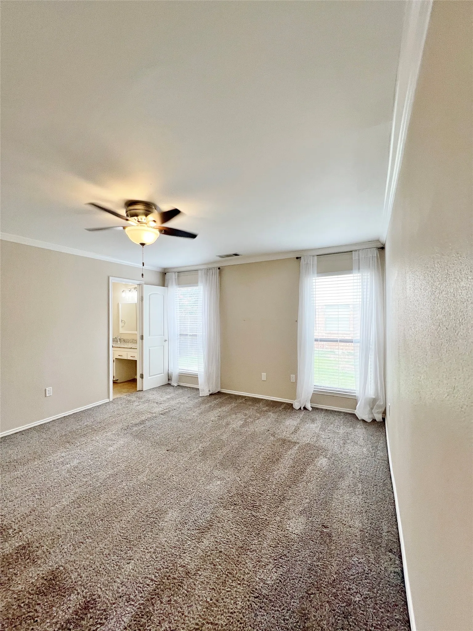 Single Family Residence For Rent in Tarrant County , 3101 Murphy Drive, Bedford, Texas 76021, 3 Bedroom, 2 Bathroom, 2 Garage spaces, 1,699 Sqft, built in 1979, mls#21382909, Real Estate Agent in Bedford, Homes For Rent in Tarrant county, Homes For Rent in Bedford, Realtor in Bedford Texas, Real Estate Brokerage Independent Realty Texas, Luminita Cordes Realtor