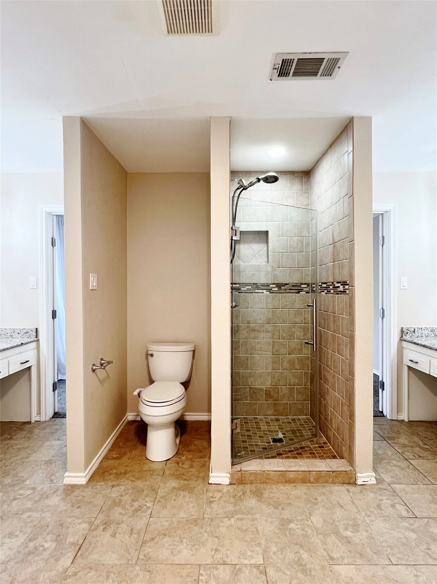 Single Family Residence For Rent in Tarrant County , 3101 Murphy Drive, Bedford, Texas 76021, 3 Bedroom, 2 Bathroom, 2 Garage spaces, 1,699 Sqft, built in 1979, mls#21382909, Real Estate Agent in Bedford, Homes For Rent in Tarrant county, Homes For Rent in Bedford, Realtor in Bedford Texas, Real Estate Brokerage Independent Realty Texas, Luminita Cordes Realtor