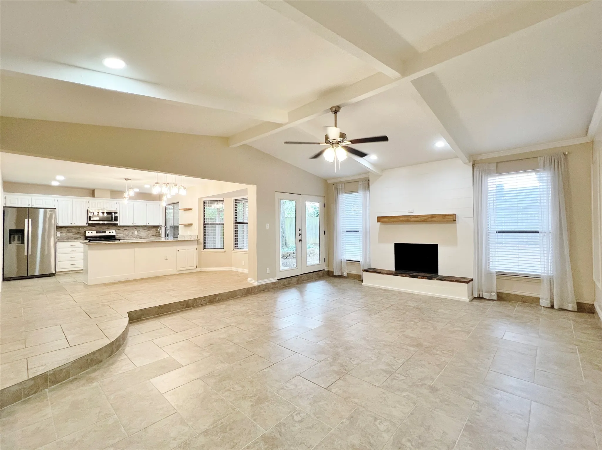 Single Family Residence For Rent in Tarrant County , 3101 Murphy Drive, Bedford, Texas 76021, 3 Bedroom, 2 Bathroom, 2 Garage spaces, 1,699 Sqft, built in 1979, mls#21382909, Real Estate Agent in Bedford, Homes For Rent in Tarrant county, Homes For Rent in Bedford, Realtor in Bedford Texas, Real Estate Brokerage Independent Realty Texas, Luminita Cordes Realtor