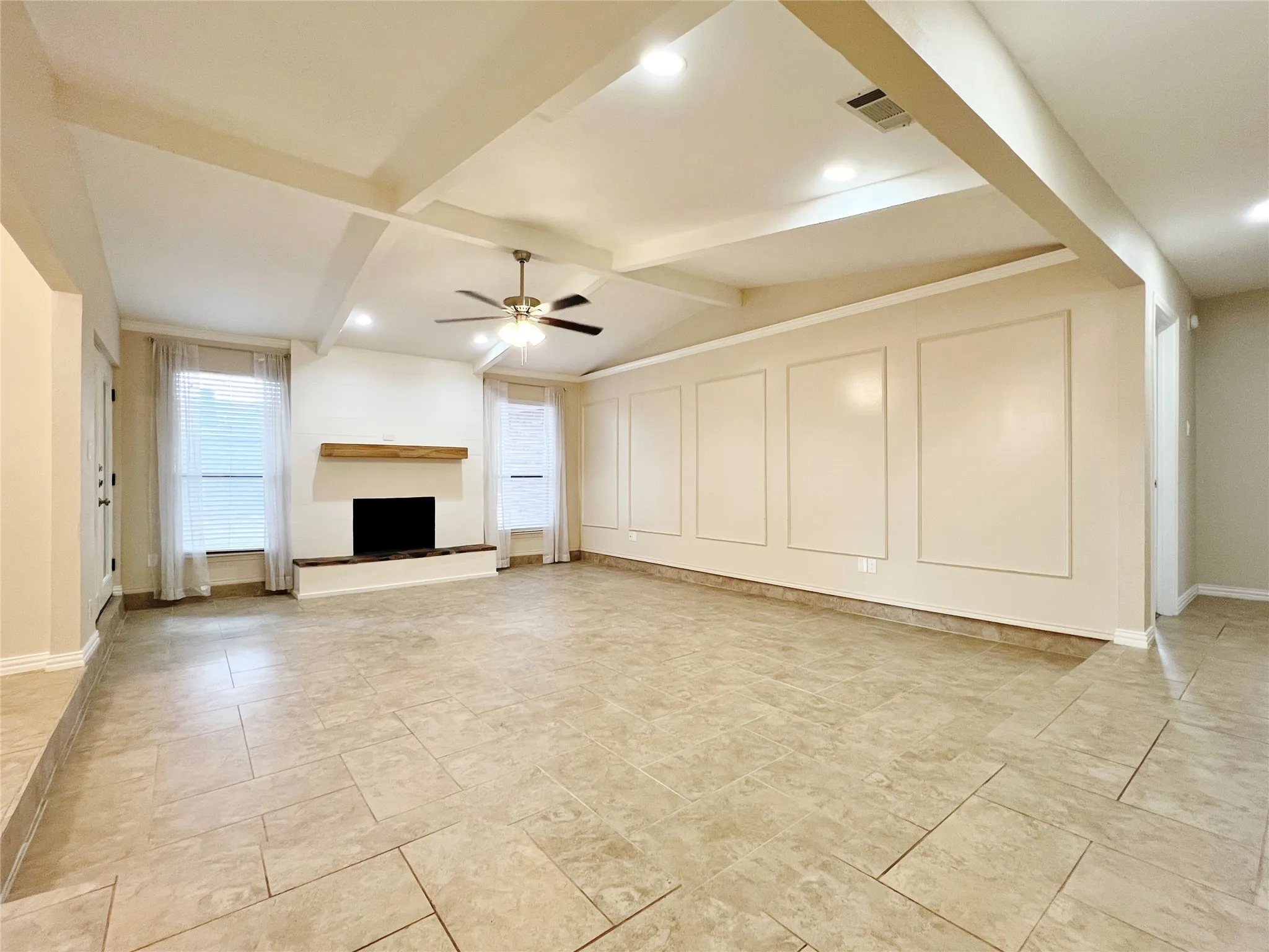 Single Family Residence For Rent in Tarrant County , 3101 Murphy Drive, Bedford, Texas 76021, 3 Bedroom, 2 Bathroom, 2 Garage spaces, 1,699 Sqft, built in 1979, mls#21382909, Real Estate Agent in Bedford, Homes For Rent in Tarrant county, Homes For Rent in Bedford, Realtor in Bedford Texas, Real Estate Brokerage Independent Realty Texas, Luminita Cordes Realtor