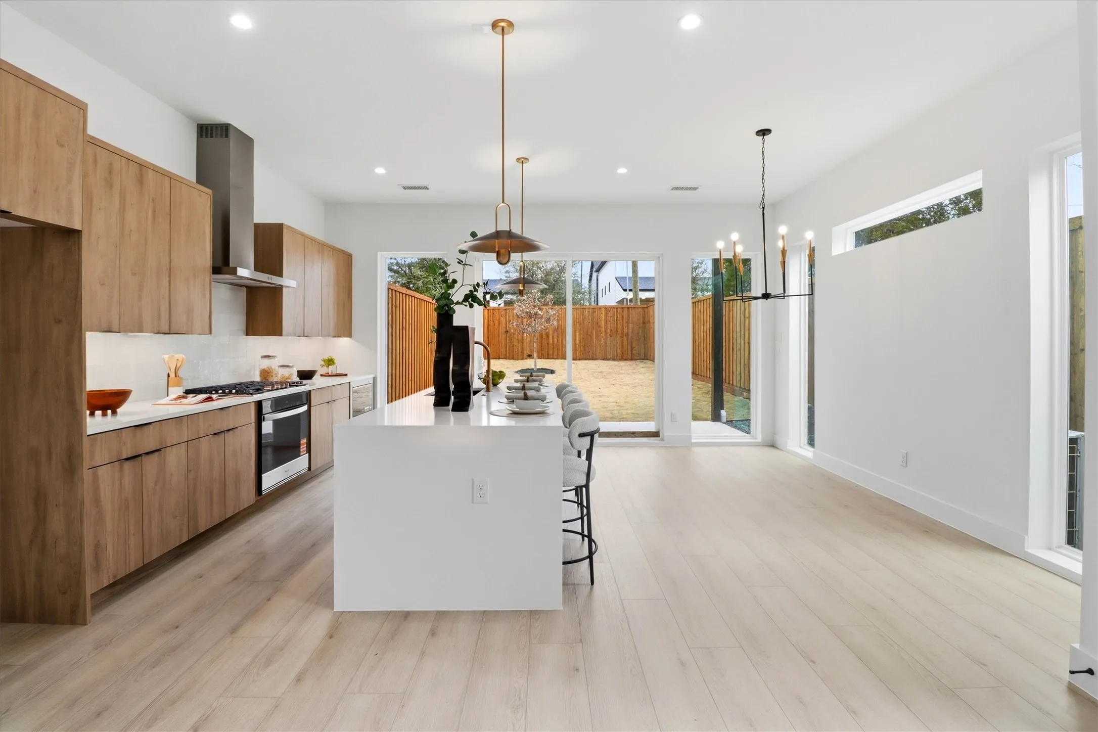 Duplex For Rent in Dallas County , 628 Wayne Street, Dallas, Texas 75223, 3 Bedroom, 3 Bathroom, 2 Garage spaces, 2,100 Sqft, built in 2026, mls#21382910, Real Estate Agent in Dallas, Homes For Rent in Dallas county, Homes For Rent in Dallas, Realtor in Dallas Texas, Real Estate Brokerage Independent Realty Texas, Luminita Cordes Realtor