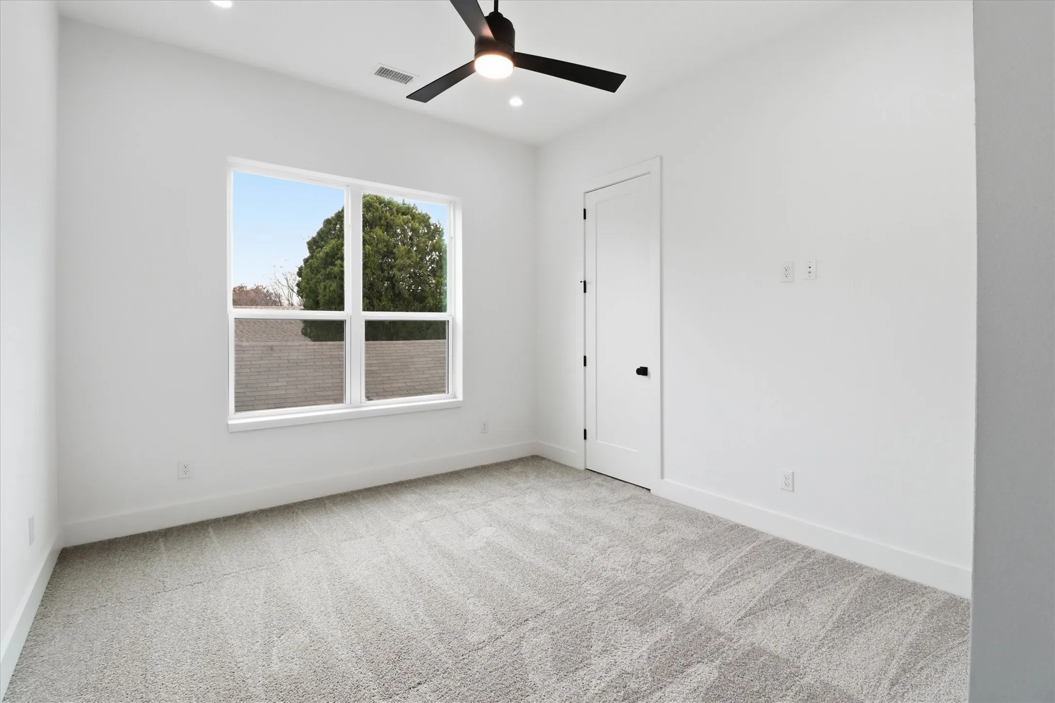 Duplex For Rent in Dallas County , 628 Wayne Street, Dallas, Texas 75223, 3 Bedroom, 3 Bathroom, 2 Garage spaces, 2,100 Sqft, built in 2026, mls#21382910, Real Estate Agent in Dallas, Homes For Rent in Dallas county, Homes For Rent in Dallas, Realtor in Dallas Texas, Real Estate Brokerage Independent Realty Texas, Luminita Cordes Realtor