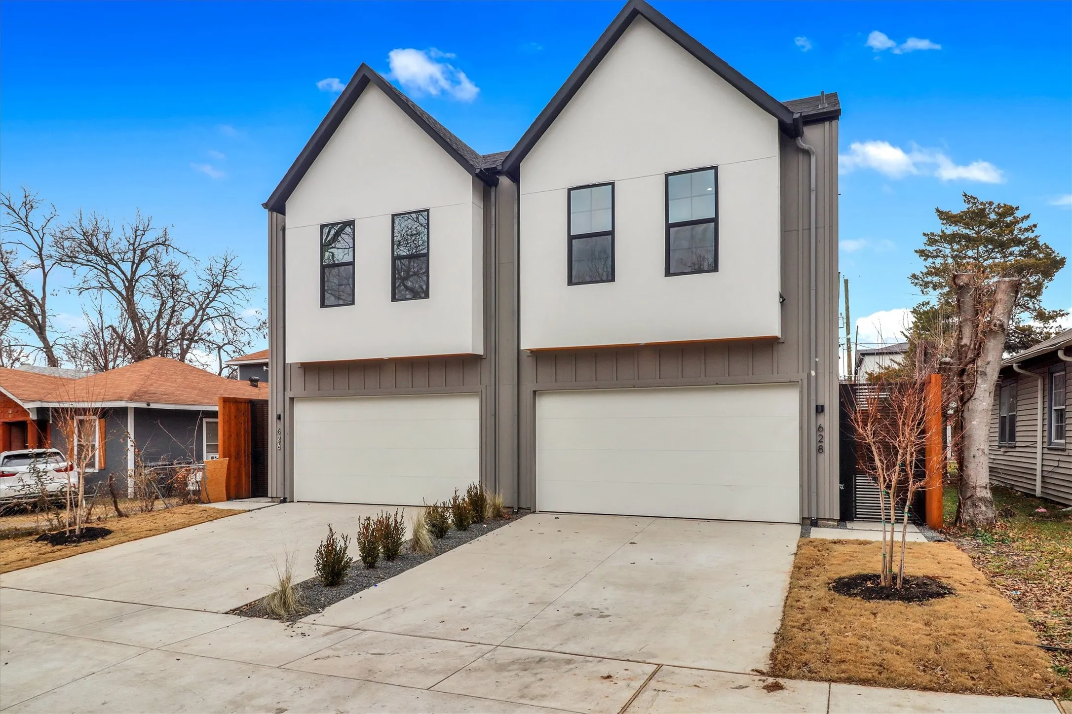 Duplex For Rent in Dallas County , 628 Wayne Street, Dallas, Texas 75223, 3 Bedroom, 3 Bathroom, 2 Garage spaces, 2,100 Sqft, built in 2026, mls#21382910, Real Estate Agent in Dallas, Homes For Rent in Dallas county, Homes For Rent in Dallas, Realtor in Dallas Texas, Real Estate Brokerage Independent Realty Texas, Luminita Cordes Realtor