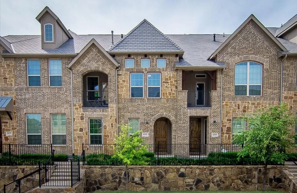 Townhouse For Sale in Dallas County , 6441 Naples Drive, Irving, Texas 75039, 2 Bedroom, 4 Bathroom, 2 Garage spaces, 1,985 Sqft, built in 2012, mls#21381619, Real Estate Agent in Irving, Homes For Sale in Dallas county, Homes For Sale in Irving, Realtor in Irving Texas, Real Estate Brokerage Independent Realty Texas, Luminita Cordes Realtor