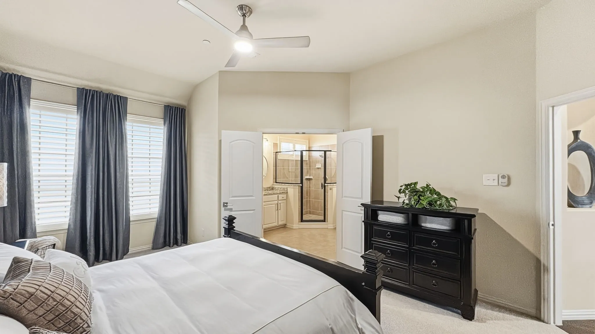 Townhouse For Sale in Dallas County , 6441 Naples Drive, Irving, Texas 75039, 2 Bedroom, 4 Bathroom, 2 Garage spaces, 1,985 Sqft, built in 2012, mls#21381619, Real Estate Agent in Irving, Homes For Sale in Dallas county, Homes For Sale in Irving, Realtor in Irving Texas, Real Estate Brokerage Independent Realty Texas, Luminita Cordes Realtor