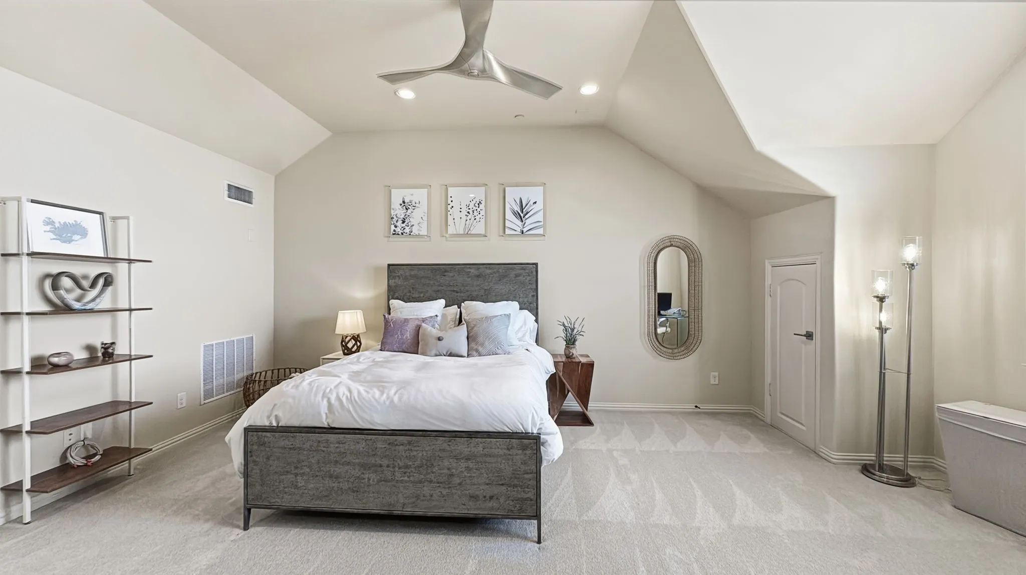 Townhouse For Sale in Dallas County , 6441 Naples Drive, Irving, Texas 75039, 2 Bedroom, 4 Bathroom, 2 Garage spaces, 1,985 Sqft, built in 2012, mls#21381619, Real Estate Agent in Irving, Homes For Sale in Dallas county, Homes For Sale in Irving, Realtor in Irving Texas, Real Estate Brokerage Independent Realty Texas, Luminita Cordes Realtor