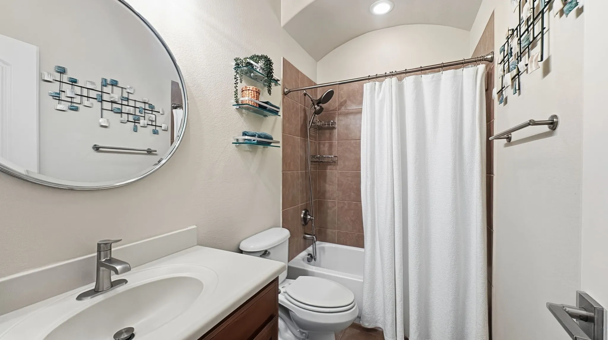 Townhouse For Sale in Dallas County , 6441 Naples Drive, Irving, Texas 75039, 2 Bedroom, 4 Bathroom, 2 Garage spaces, 1,985 Sqft, built in 2012, mls#21381619, Real Estate Agent in Irving, Homes For Sale in Dallas county, Homes For Sale in Irving, Realtor in Irving Texas, Real Estate Brokerage Independent Realty Texas, Luminita Cordes Realtor