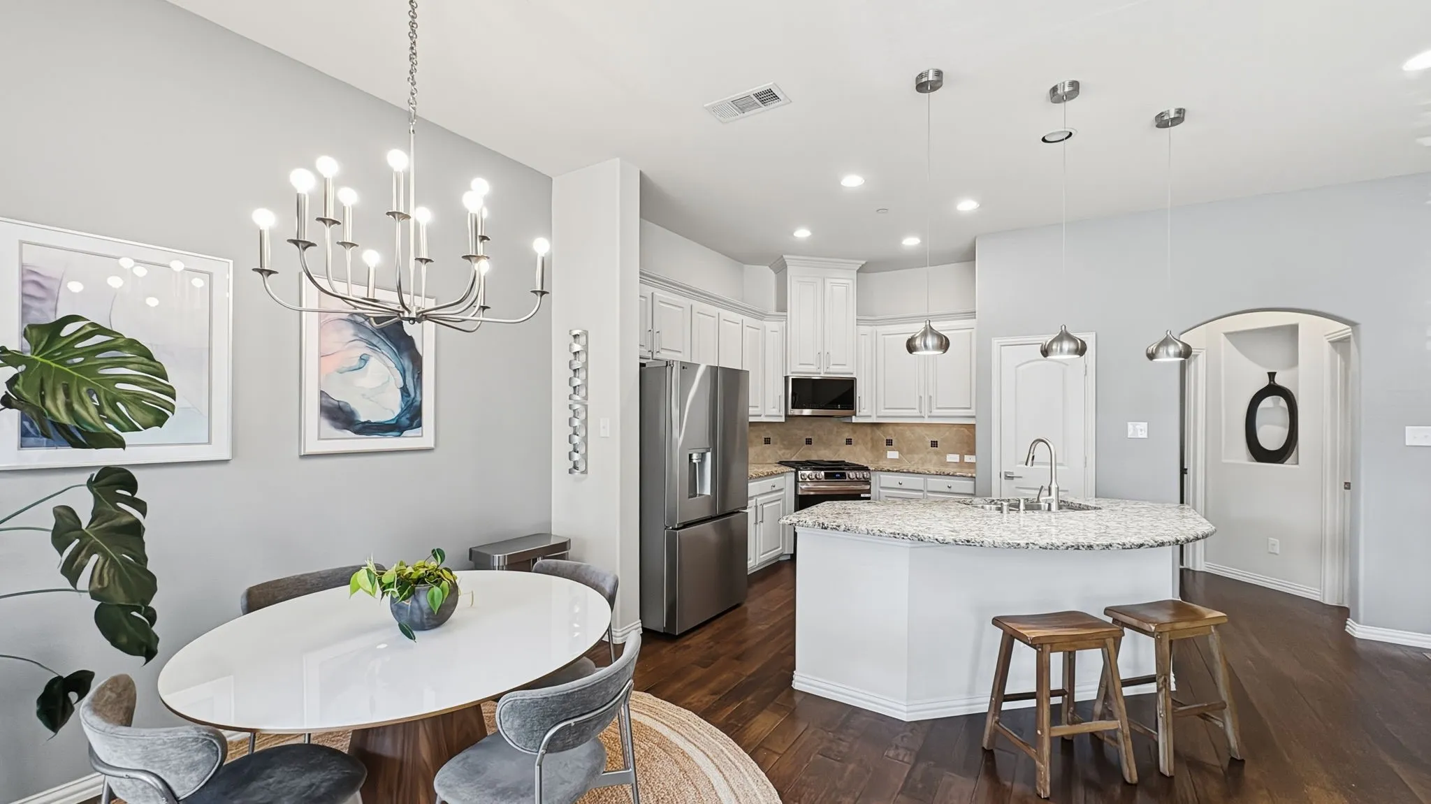 Townhouse For Sale in Dallas County , 6441 Naples Drive, Irving, Texas 75039, 2 Bedroom, 4 Bathroom, 2 Garage spaces, 1,985 Sqft, built in 2012, mls#21381619, Real Estate Agent in Irving, Homes For Sale in Dallas county, Homes For Sale in Irving, Realtor in Irving Texas, Real Estate Brokerage Independent Realty Texas, Luminita Cordes Realtor