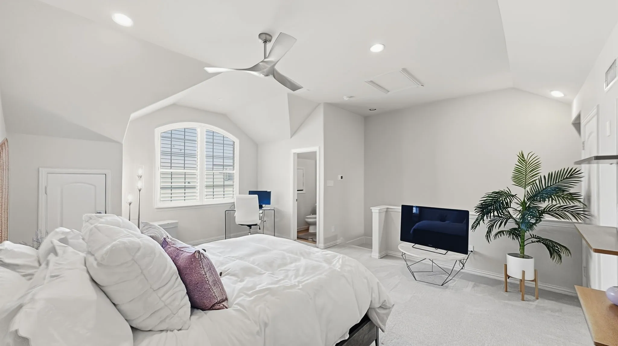 Townhouse For Sale in Dallas County , 6441 Naples Drive, Irving, Texas 75039, 2 Bedroom, 4 Bathroom, 2 Garage spaces, 1,985 Sqft, built in 2012, mls#21381619, Real Estate Agent in Irving, Homes For Sale in Dallas county, Homes For Sale in Irving, Realtor in Irving Texas, Real Estate Brokerage Independent Realty Texas, Luminita Cordes Realtor