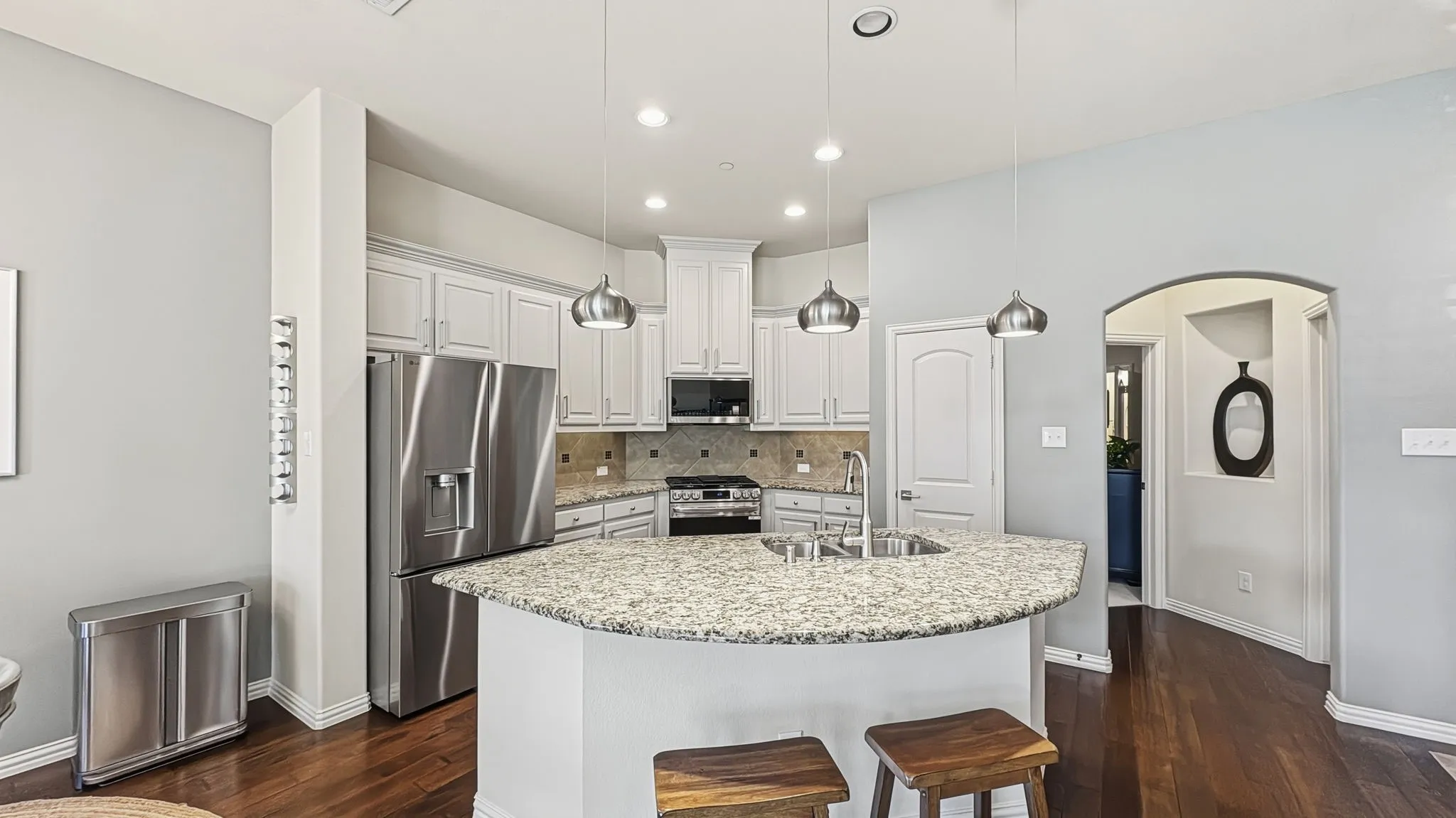 Townhouse For Sale in Dallas County , 6441 Naples Drive, Irving, Texas 75039, 2 Bedroom, 4 Bathroom, 2 Garage spaces, 1,985 Sqft, built in 2012, mls#21381619, Real Estate Agent in Irving, Homes For Sale in Dallas county, Homes For Sale in Irving, Realtor in Irving Texas, Real Estate Brokerage Independent Realty Texas, Luminita Cordes Realtor