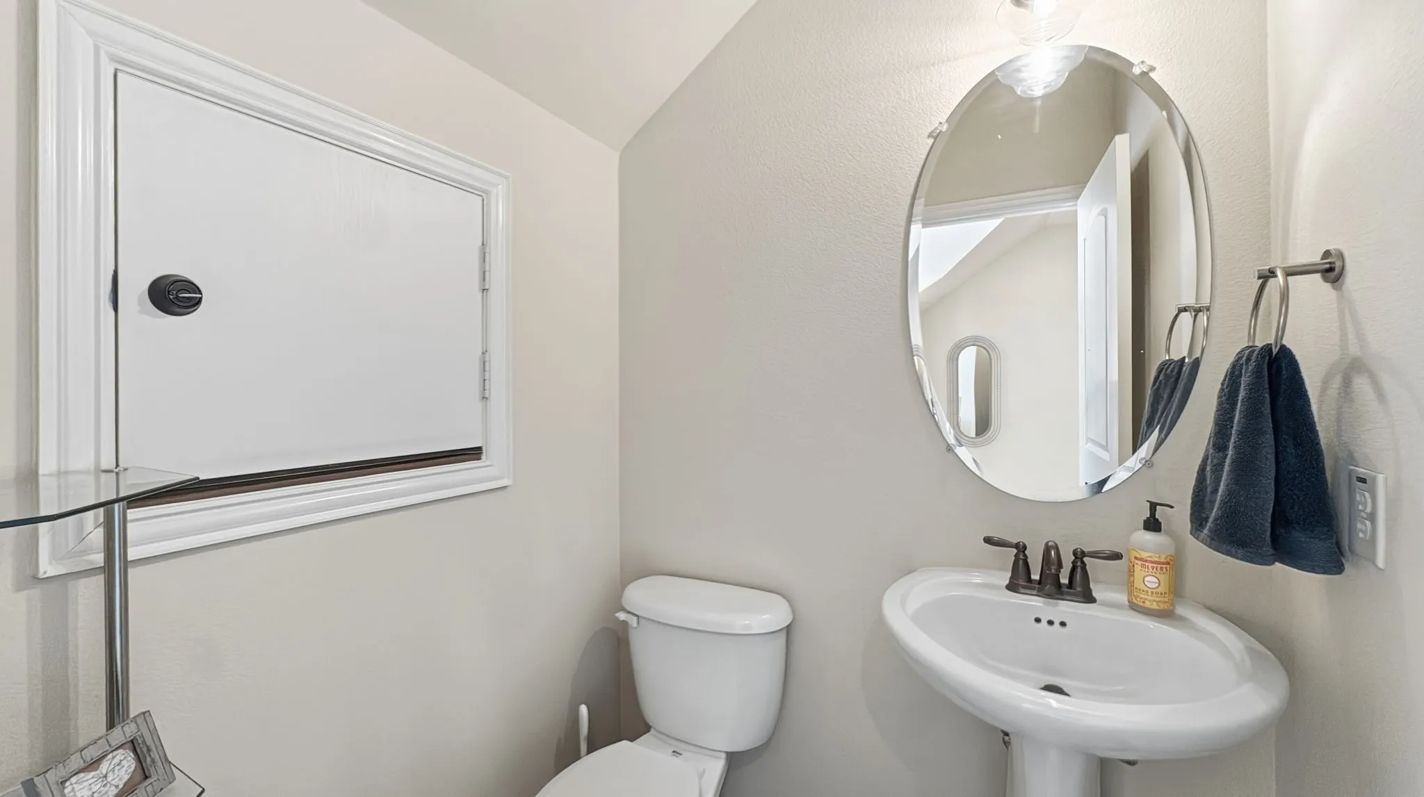 Townhouse For Sale in Dallas County , 6441 Naples Drive, Irving, Texas 75039, 2 Bedroom, 4 Bathroom, 2 Garage spaces, 1,985 Sqft, built in 2012, mls#21381619, Real Estate Agent in Irving, Homes For Sale in Dallas county, Homes For Sale in Irving, Realtor in Irving Texas, Real Estate Brokerage Independent Realty Texas, Luminita Cordes Realtor