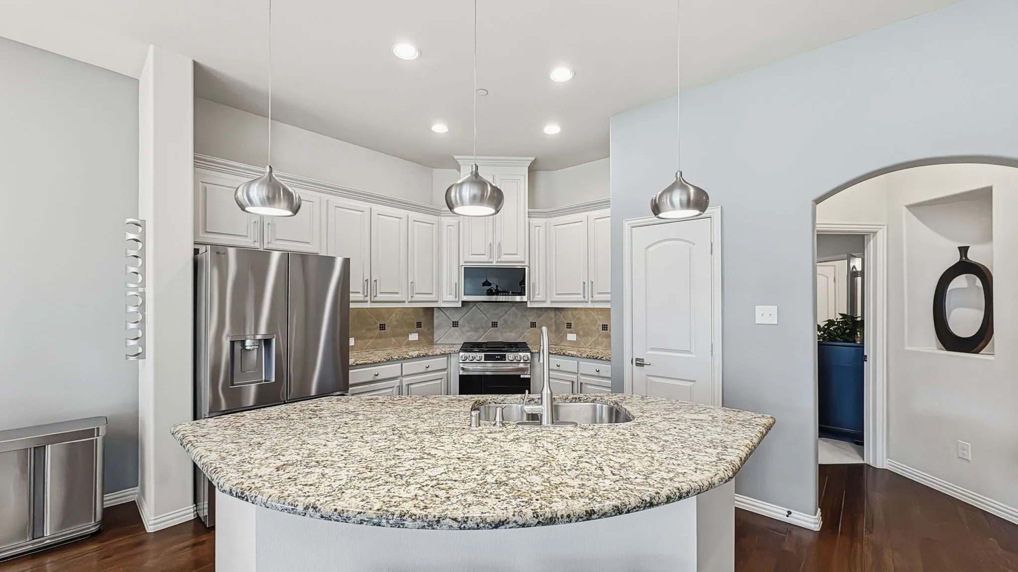 Townhouse For Sale in Dallas County , 6441 Naples Drive, Irving, Texas 75039, 2 Bedroom, 4 Bathroom, 2 Garage spaces, 1,985 Sqft, built in 2012, mls#21381619, Real Estate Agent in Irving, Homes For Sale in Dallas county, Homes For Sale in Irving, Realtor in Irving Texas, Real Estate Brokerage Independent Realty Texas, Luminita Cordes Realtor