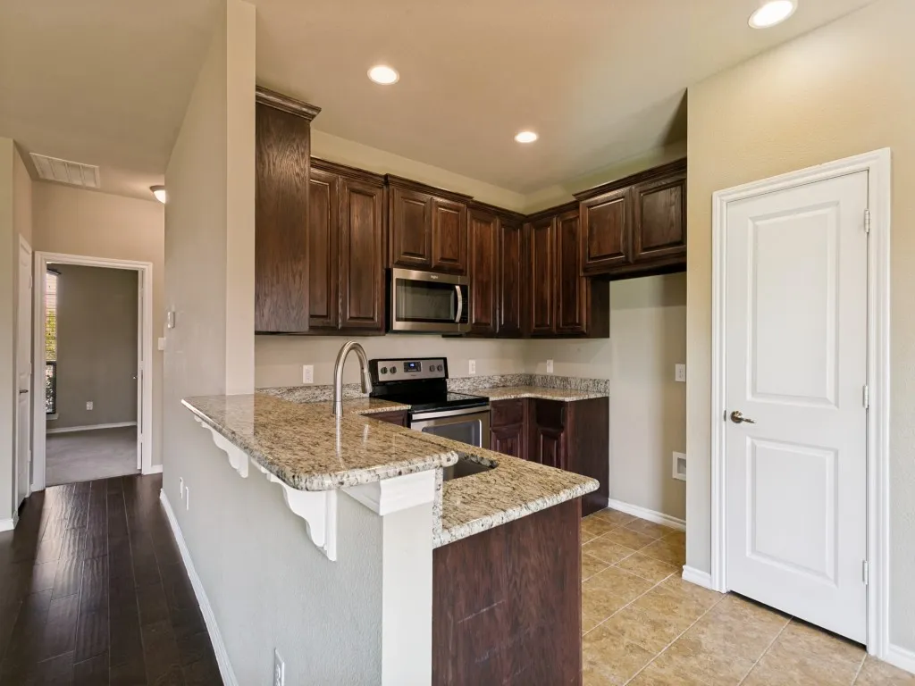 Single Family Residence For Rent in Denton County , 4009 Kensington Drive, Sanger, Texas 76266, 3 Bedroom, 2 Bathroom, 2 Garage spaces, 1,617 Sqft, built in 2018, mls#21382915, Real Estate Agent in Sanger, Homes For Rent in Denton county, Homes For Rent in Sanger, Realtor in Sanger Texas, Real Estate Brokerage Independent Realty Texas, Luminita Cordes Realtor