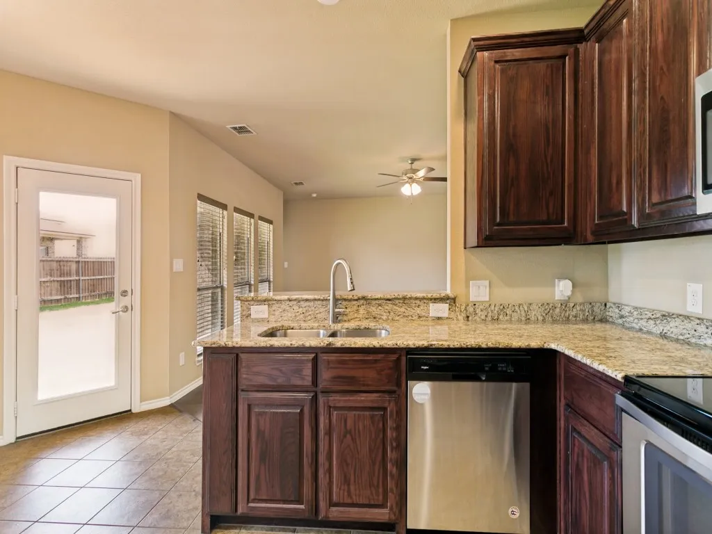 Single Family Residence For Rent in Denton County , 4009 Kensington Drive, Sanger, Texas 76266, 3 Bedroom, 2 Bathroom, 2 Garage spaces, 1,617 Sqft, built in 2018, mls#21382915, Real Estate Agent in Sanger, Homes For Rent in Denton county, Homes For Rent in Sanger, Realtor in Sanger Texas, Real Estate Brokerage Independent Realty Texas, Luminita Cordes Realtor