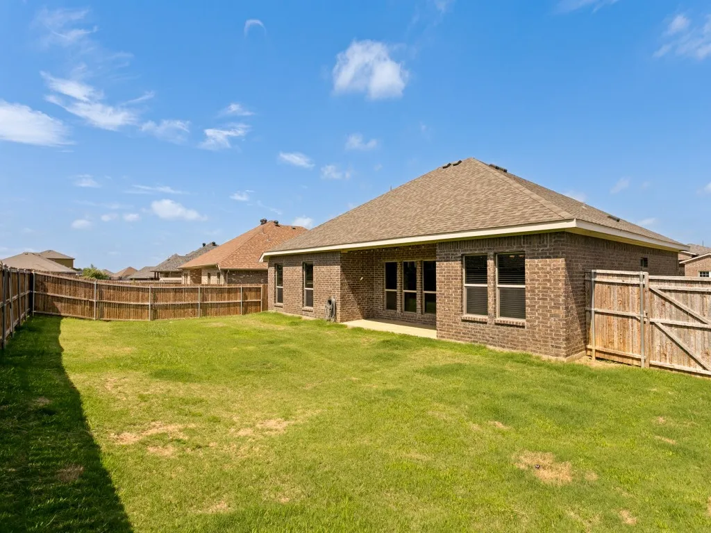 Single Family Residence For Rent in Denton County , 4009 Kensington Drive, Sanger, Texas 76266, 3 Bedroom, 2 Bathroom, 2 Garage spaces, 1,617 Sqft, built in 2018, mls#21382915, Real Estate Agent in Sanger, Homes For Rent in Denton county, Homes For Rent in Sanger, Realtor in Sanger Texas, Real Estate Brokerage Independent Realty Texas, Luminita Cordes Realtor