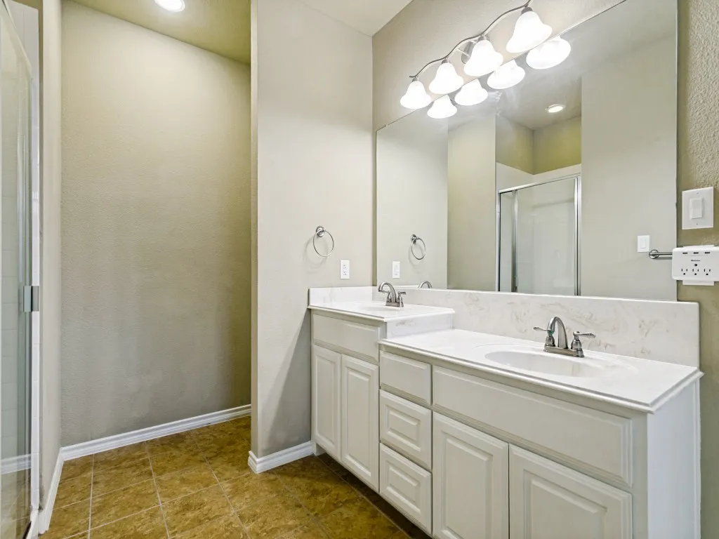 Single Family Residence For Rent in Denton County , 4009 Kensington Drive, Sanger, Texas 76266, 3 Bedroom, 2 Bathroom, 2 Garage spaces, 1,617 Sqft, built in 2018, mls#21382915, Real Estate Agent in Sanger, Homes For Rent in Denton county, Homes For Rent in Sanger, Realtor in Sanger Texas, Real Estate Brokerage Independent Realty Texas, Luminita Cordes Realtor
