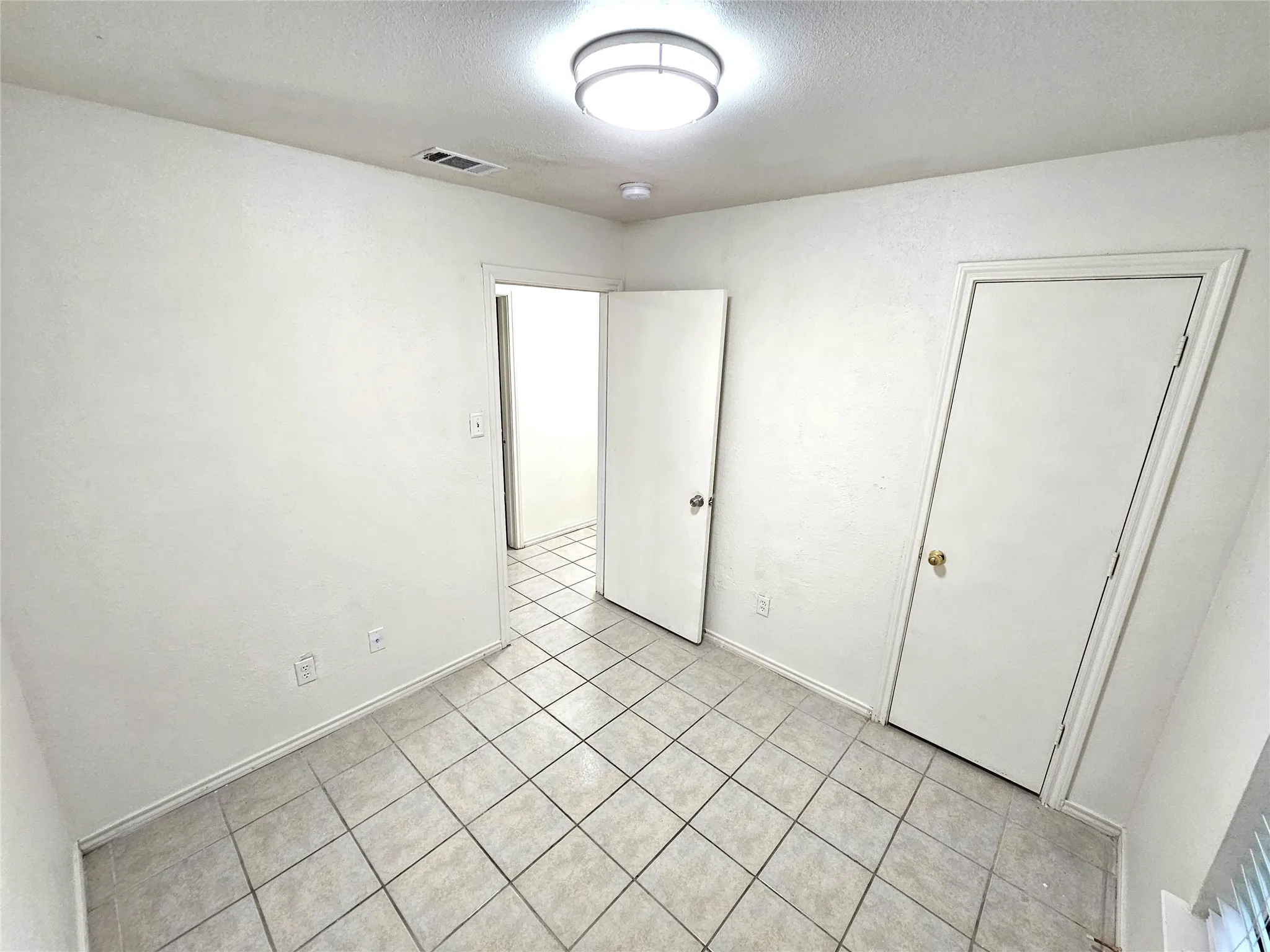 Duplex For Sale in Tarrant County , 2837 & 2839 Ave J, Fort Worth, Texas 76105, 6 Bedroom, 4 Bathroom, Garage spaces, 0 Sqft, built in 2005, mls#21382918, Real Estate Agent in Fort Worth, Homes For Sale in Tarrant county, Homes For Sale in Fort Worth, Realtor in Fort Worth Texas, Real Estate Brokerage Independent Realty Texas, Luminita Cordes Realtor