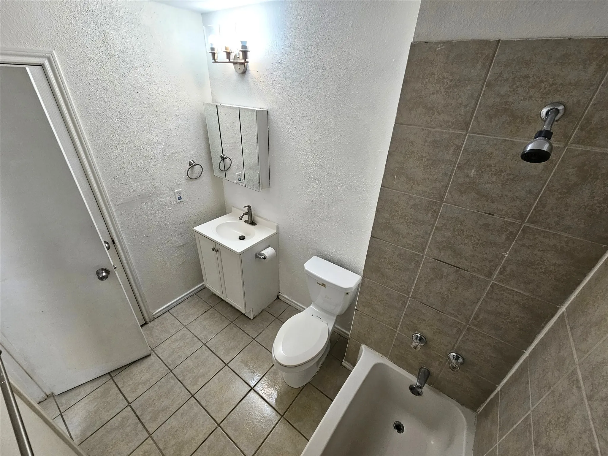Duplex For Sale in Tarrant County , 2837 & 2839 Ave J, Fort Worth, Texas 76105, 6 Bedroom, 4 Bathroom, Garage spaces, 0 Sqft, built in 2005, mls#21382918, Real Estate Agent in Fort Worth, Homes For Sale in Tarrant county, Homes For Sale in Fort Worth, Realtor in Fort Worth Texas, Real Estate Brokerage Independent Realty Texas, Luminita Cordes Realtor