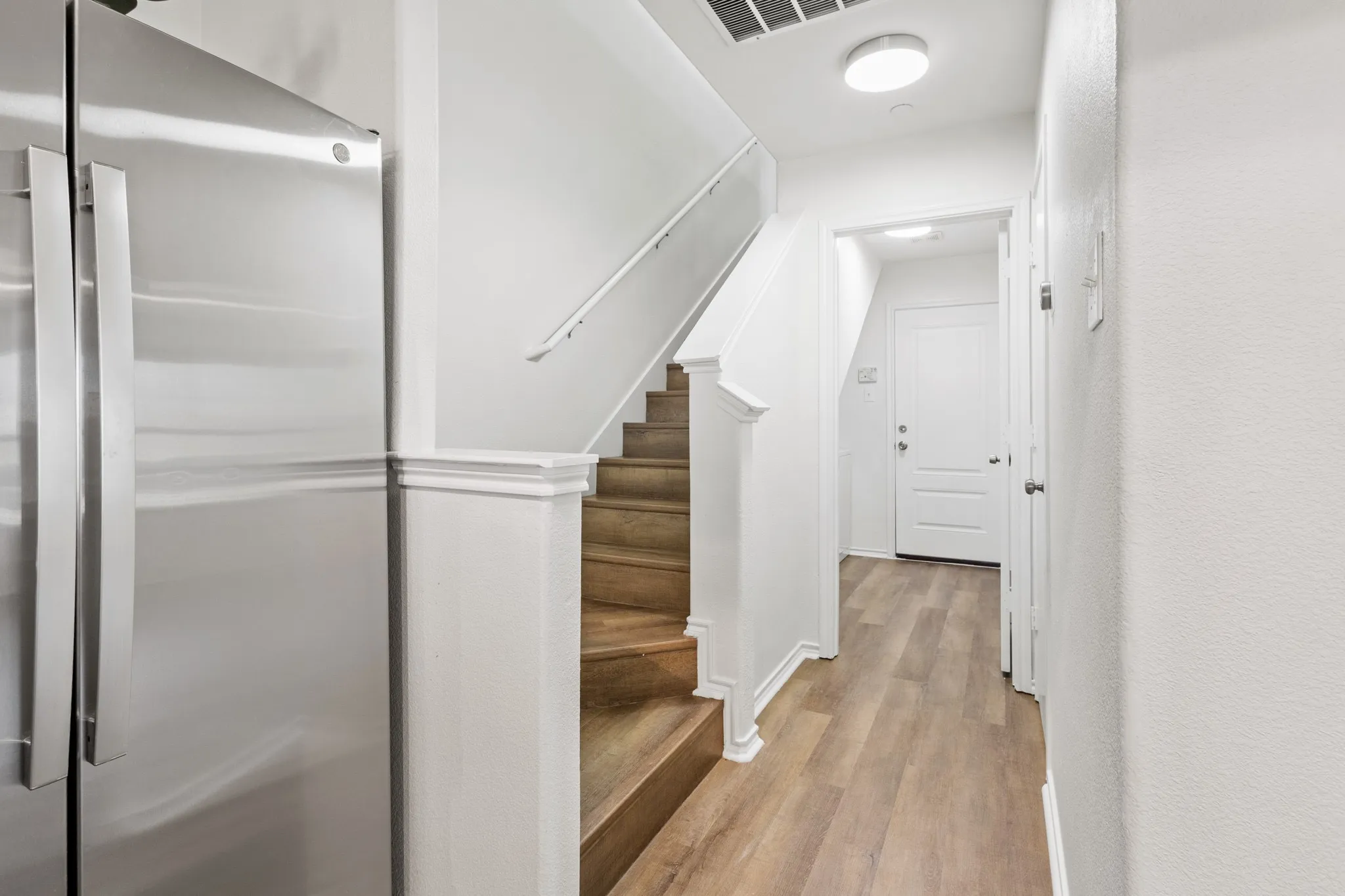 Townhouse For Rent in Collin County , 5315 Crimson Oaks Drive, Frisco, Texas 75035, 3 Bedroom, 3 Bathroom, 2 Garage spaces, 1,682 Sqft, built in 2005, mls#21382912, Real Estate Agent in Frisco, Homes For Rent in Collin county, Homes For Rent in Frisco, Realtor in Frisco Texas, Real Estate Brokerage Independent Realty Texas, Luminita Cordes Realtor