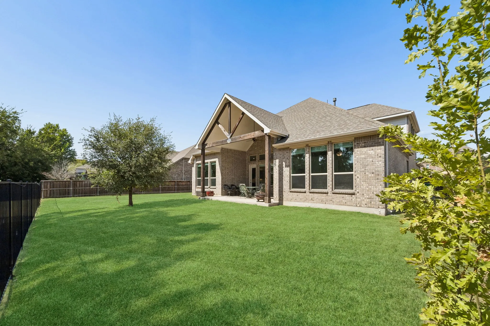 Single Family Residence For Sale in Collin County , 7320 River Park Drive, Mc Kinney, Texas 75071, 3 Bedroom, 3 Bathroom, 2 Garage spaces, 3,093 Sqft, built in 2019, mls#21381666, Real Estate Agent in Mc Kinney, Homes For Sale in Collin county, Homes For Sale in Mc Kinney, Realtor in Mc Kinney Texas, Real Estate Brokerage Independent Realty Texas, Luminita Cordes Realtor
