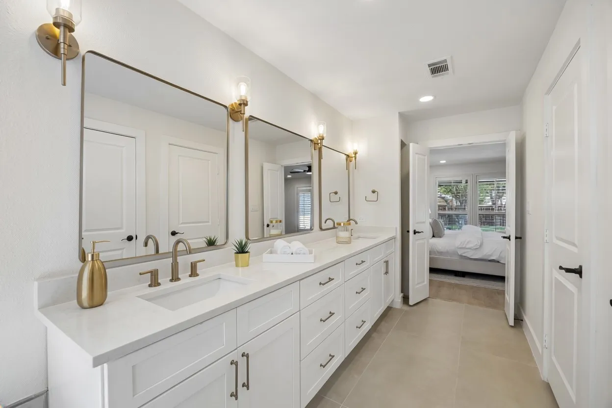 Single Family Residence For Sale in Dallas County , 1137 Seminary Ridge, Garland, Texas 75043, 3 Bedroom, 2 Bathroom, 2 Garage spaces, 2,204 Sqft, built in 1981, mls#21382820, Real Estate Agent in Garland, Homes For Sale in Dallas county, Homes For Sale in Garland, Realtor in Garland Texas, Real Estate Brokerage Independent Realty Texas, Luminita Cordes Realtor