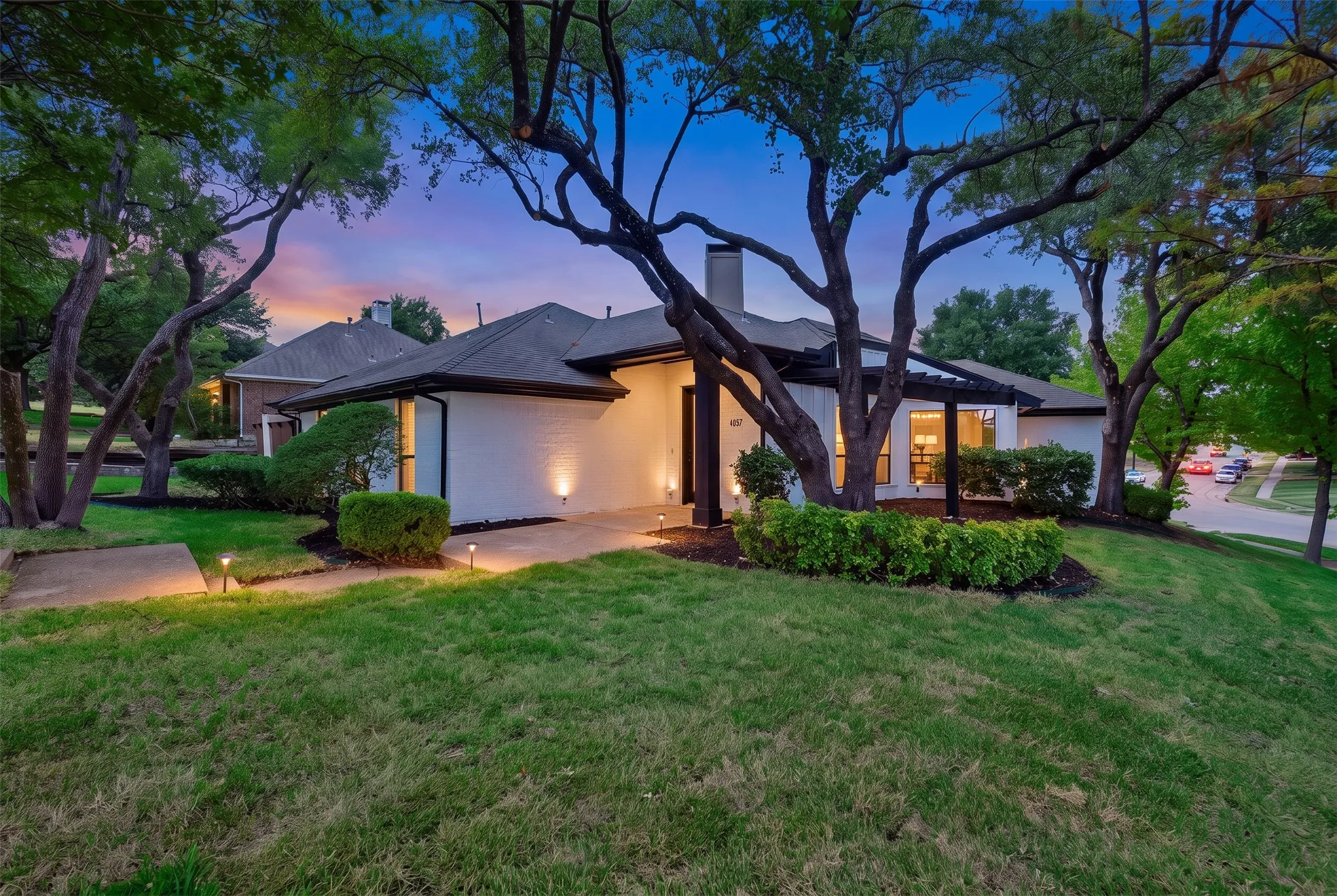 Single Family Residence For Sale in Dallas County , 1137 Seminary Ridge, Garland, Texas 75043, 3 Bedroom, 2 Bathroom, 2 Garage spaces, 2,204 Sqft, built in 1981, mls#21382820, Real Estate Agent in Garland, Homes For Sale in Dallas county, Homes For Sale in Garland, Realtor in Garland Texas, Real Estate Brokerage Independent Realty Texas, Luminita Cordes Realtor