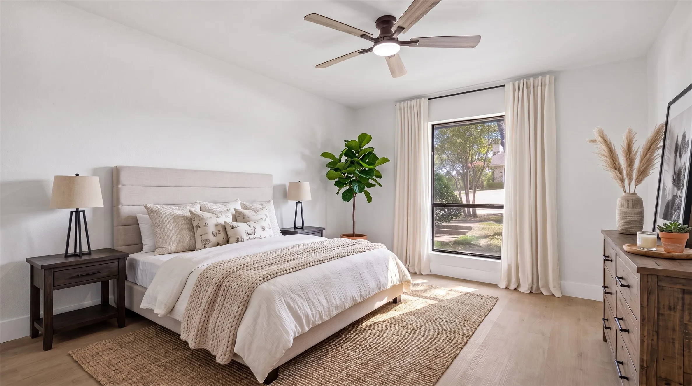 Single Family Residence For Sale in Dallas County , 1137 Seminary Ridge, Garland, Texas 75043, 3 Bedroom, 2 Bathroom, 2 Garage spaces, 2,204 Sqft, built in 1981, mls#21382820, Real Estate Agent in Garland, Homes For Sale in Dallas county, Homes For Sale in Garland, Realtor in Garland Texas, Real Estate Brokerage Independent Realty Texas, Luminita Cordes Realtor