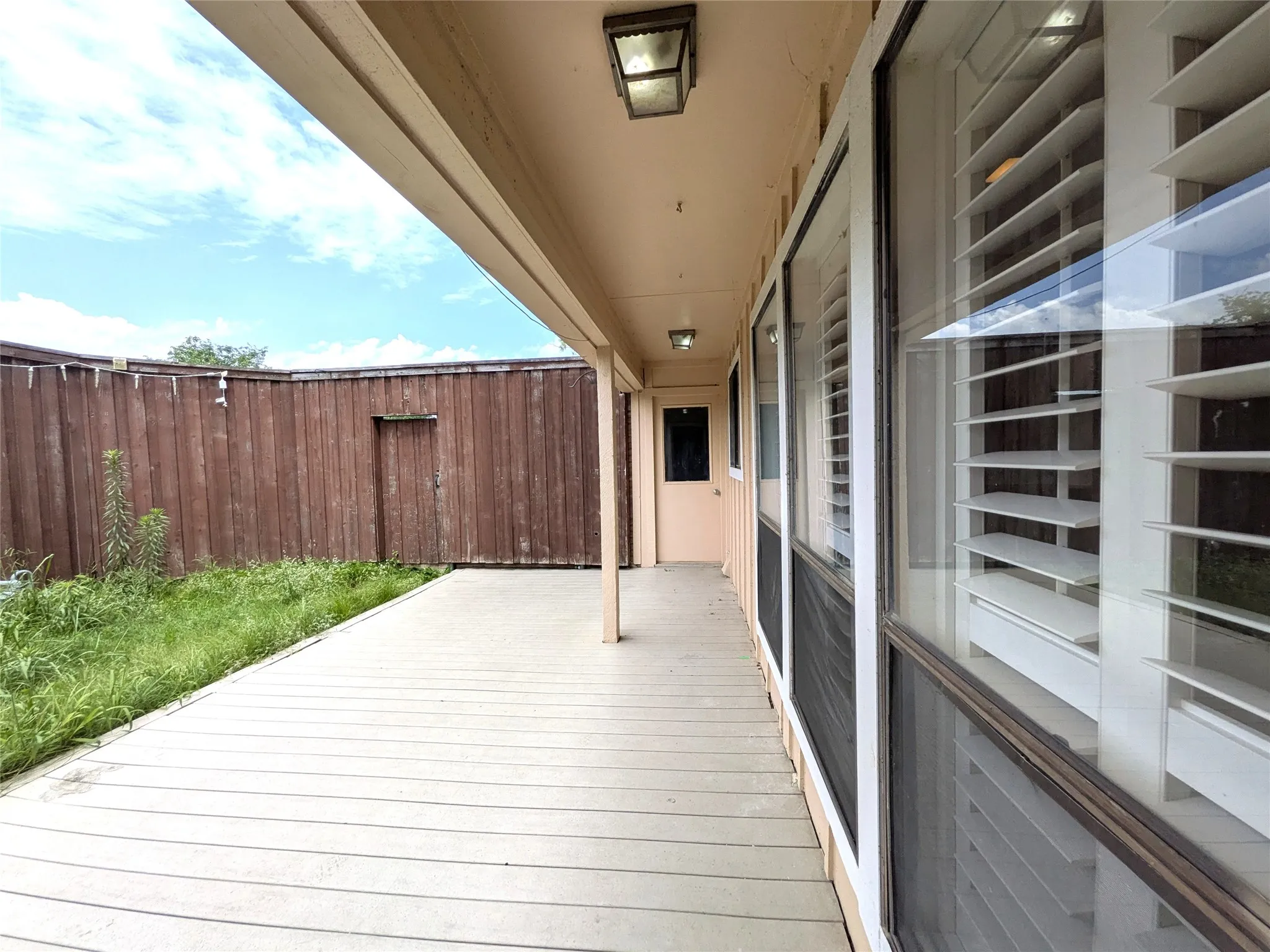 Single Family Residence For Rent in Collin County , 3302 Townbluff Place, Plano, Texas 75023, 3 Bedroom, 3 Bathroom, 2 Garage spaces, 1,517 Sqft, built in 1979, mls#21382925, Real Estate Agent in Plano, Homes For Rent in Collin county, Homes For Rent in Plano, Realtor in Plano Texas, Real Estate Brokerage Independent Realty Texas, Luminita Cordes Realtor