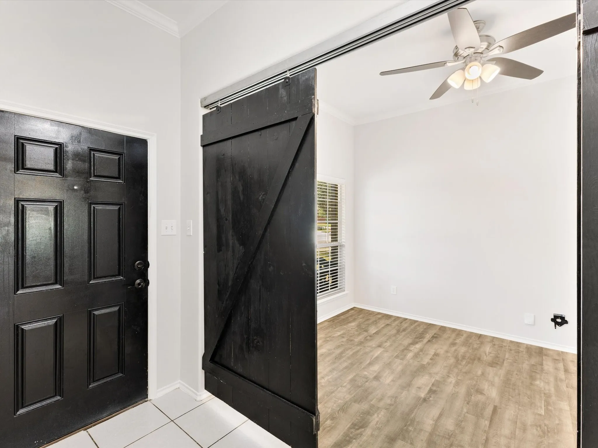 Single Family Residence For Sale in Ellis County , 113 Holly Street, Waxahachie, Texas 75165, 4 Bedroom, 3 Bathroom, 2 Garage spaces, 2,368 Sqft, built in 2012, mls#21371671, Real Estate Agent in Waxahachie, Homes For Sale in Ellis county, Homes For Sale in Waxahachie, Realtor in Waxahachie Texas, Real Estate Brokerage Independent Realty Texas, Luminita Cordes Realtor