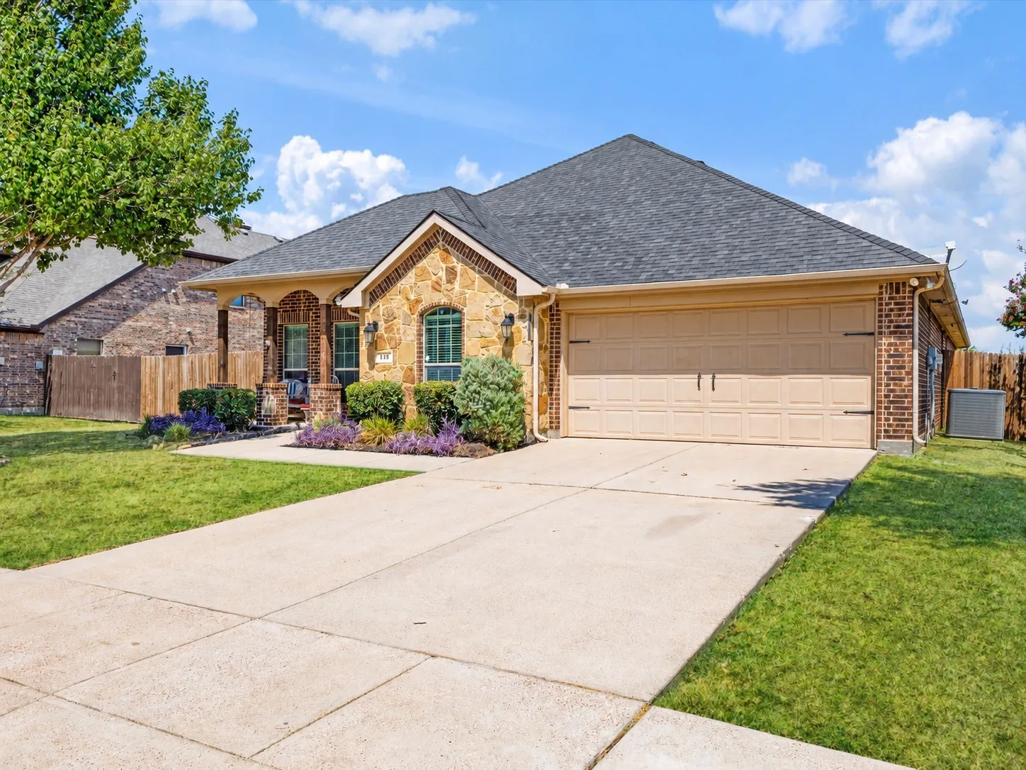 Single Family Residence For Sale in Ellis County , 113 Holly Street, Waxahachie, Texas 75165, 4 Bedroom, 3 Bathroom, 2 Garage spaces, 2,368 Sqft, built in 2012, mls#21371671, Real Estate Agent in Waxahachie, Homes For Sale in Ellis county, Homes For Sale in Waxahachie, Realtor in Waxahachie Texas, Real Estate Brokerage Independent Realty Texas, Luminita Cordes Realtor