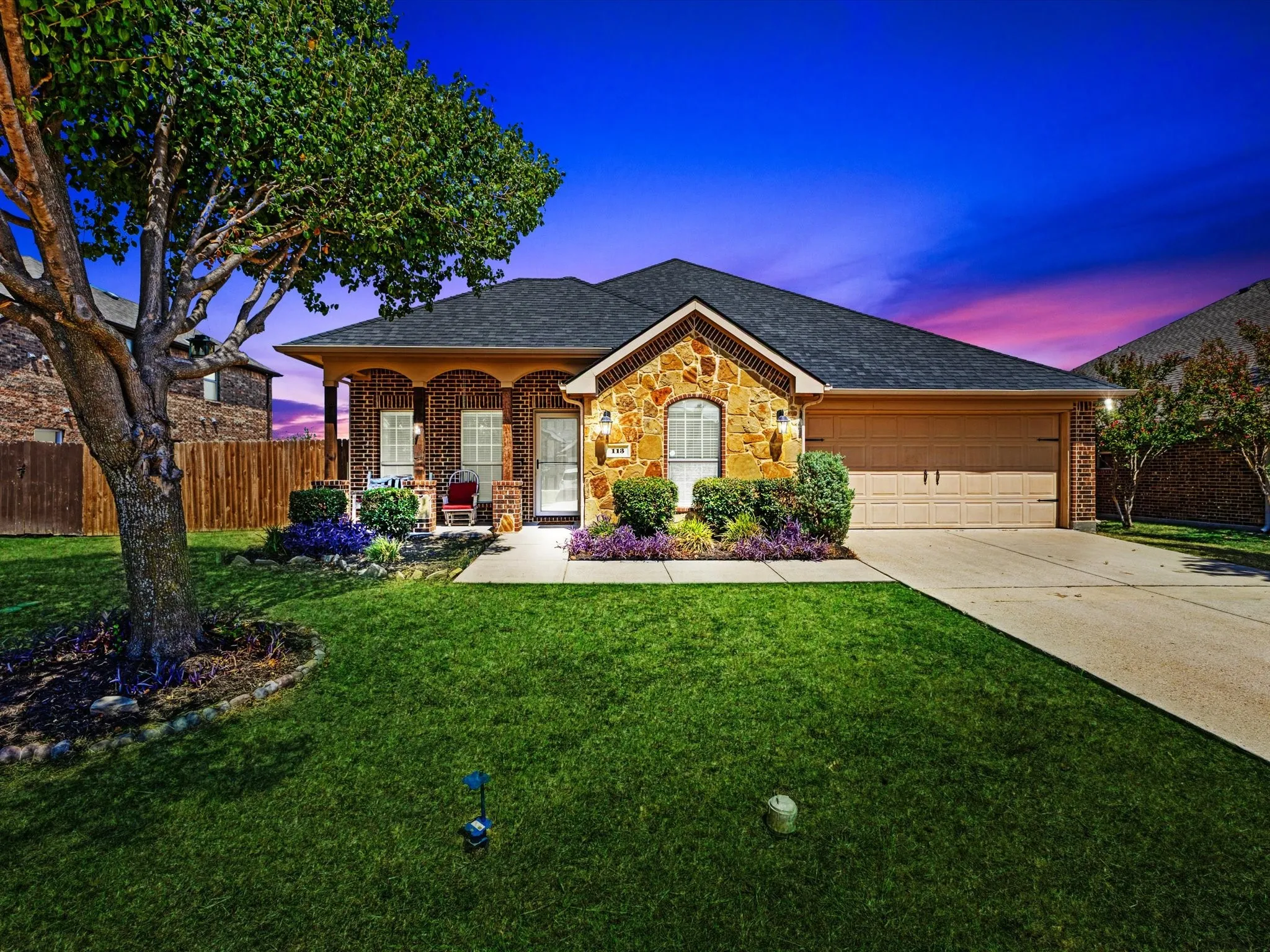 Single Family Residence For Sale in Ellis County , 113 Holly Street, Waxahachie, Texas 75165, 4 Bedroom, 3 Bathroom, 2 Garage spaces, 2,368 Sqft, built in 2012, mls#21371671, Real Estate Agent in Waxahachie, Homes For Sale in Ellis county, Homes For Sale in Waxahachie, Realtor in Waxahachie Texas, Real Estate Brokerage Independent Realty Texas, Luminita Cordes Realtor