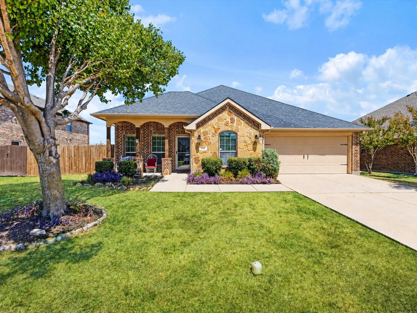 Single Family Residence For Sale in Ellis County , 113 Holly Street, Waxahachie, Texas 75165, 4 Bedroom, 3 Bathroom, 2 Garage spaces, 2,368 Sqft, built in 2012, mls#21371671, Real Estate Agent in Waxahachie, Homes For Sale in Ellis county, Homes For Sale in Waxahachie, Realtor in Waxahachie Texas, Real Estate Brokerage Independent Realty Texas, Luminita Cordes Realtor